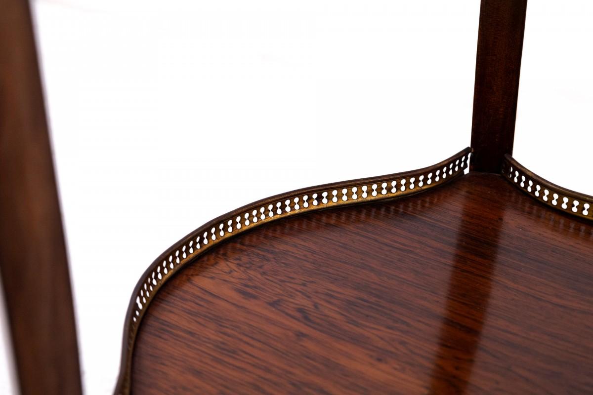 Table d'appoint, Europe du Nord, XIXe siècle. en vente 3