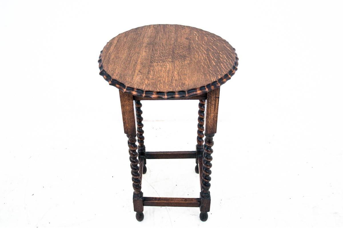 Side table, oak, 1920s

Very good condition.

dimensions: height 76 cm, diameter 50 cm.