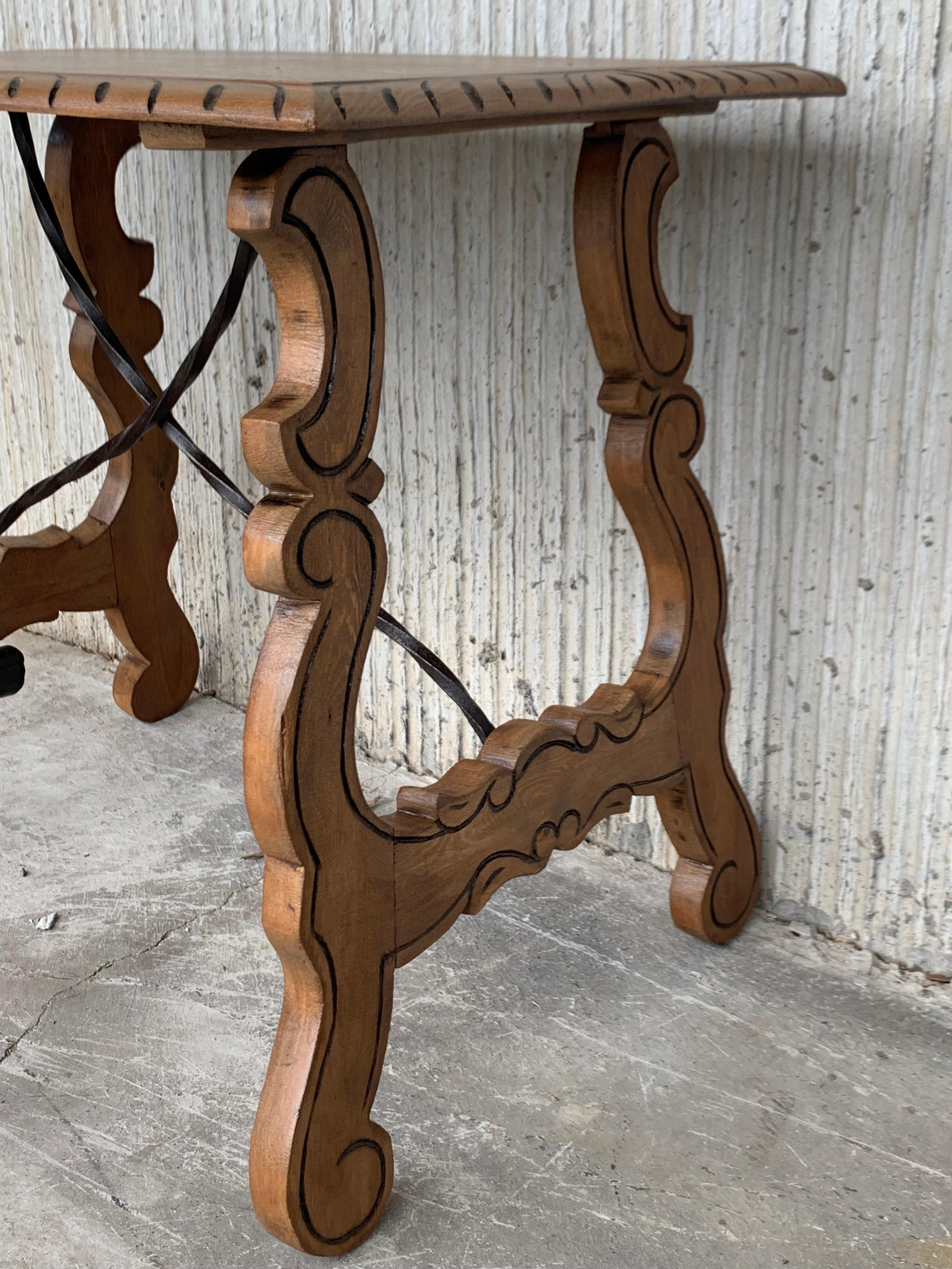 Side Table of Chestnut with Carved Lyre Legs, Spanish, 18th Century 3