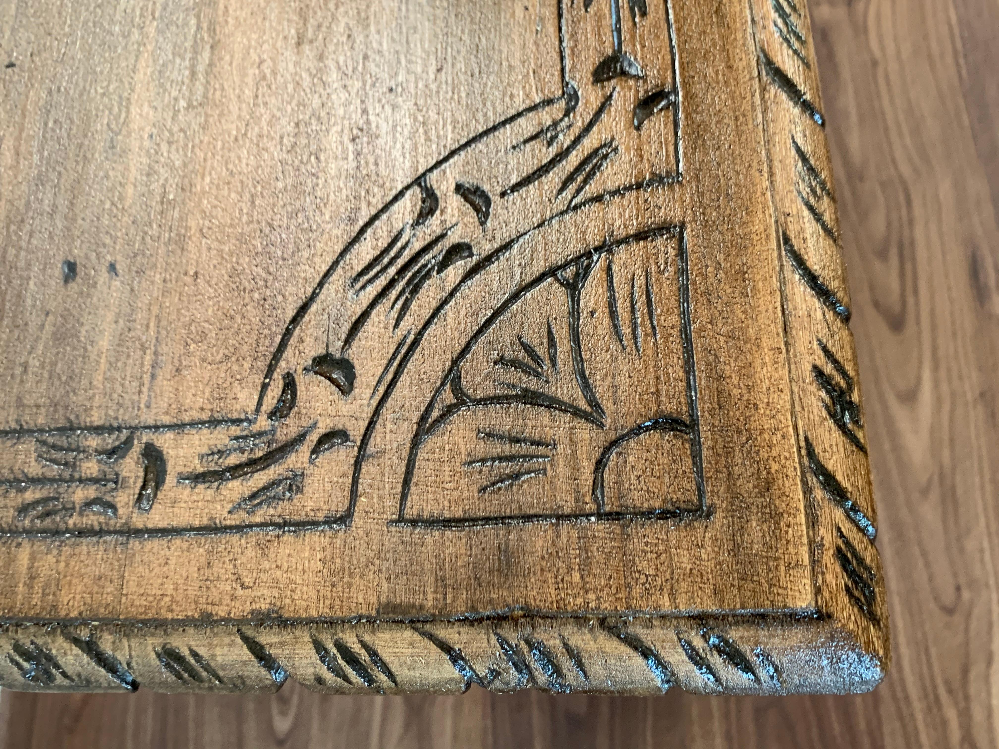Table d'appoint en châtaignier avec pieds en forme de lyre sculptés, espagnol, 19ème siècle en vente 6