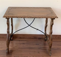 Table d'appoint en châtaignier avec pieds en forme de lyre sculptés, espagnol, 19ème siècle