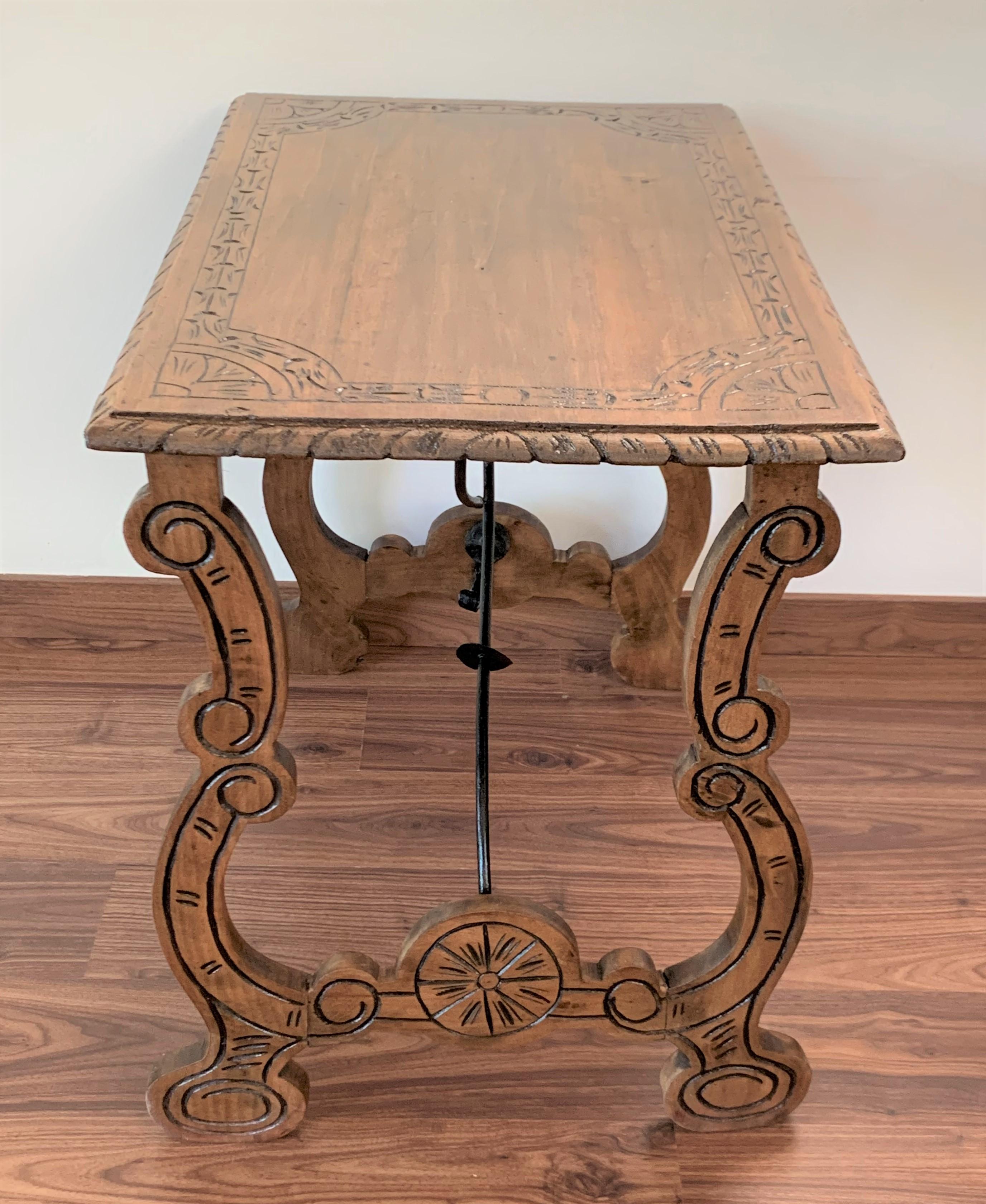 Side Table of Chestnut with Carved Lyre Legs, Spanish, 19th Century In Good Condition For Sale In Miami, FL