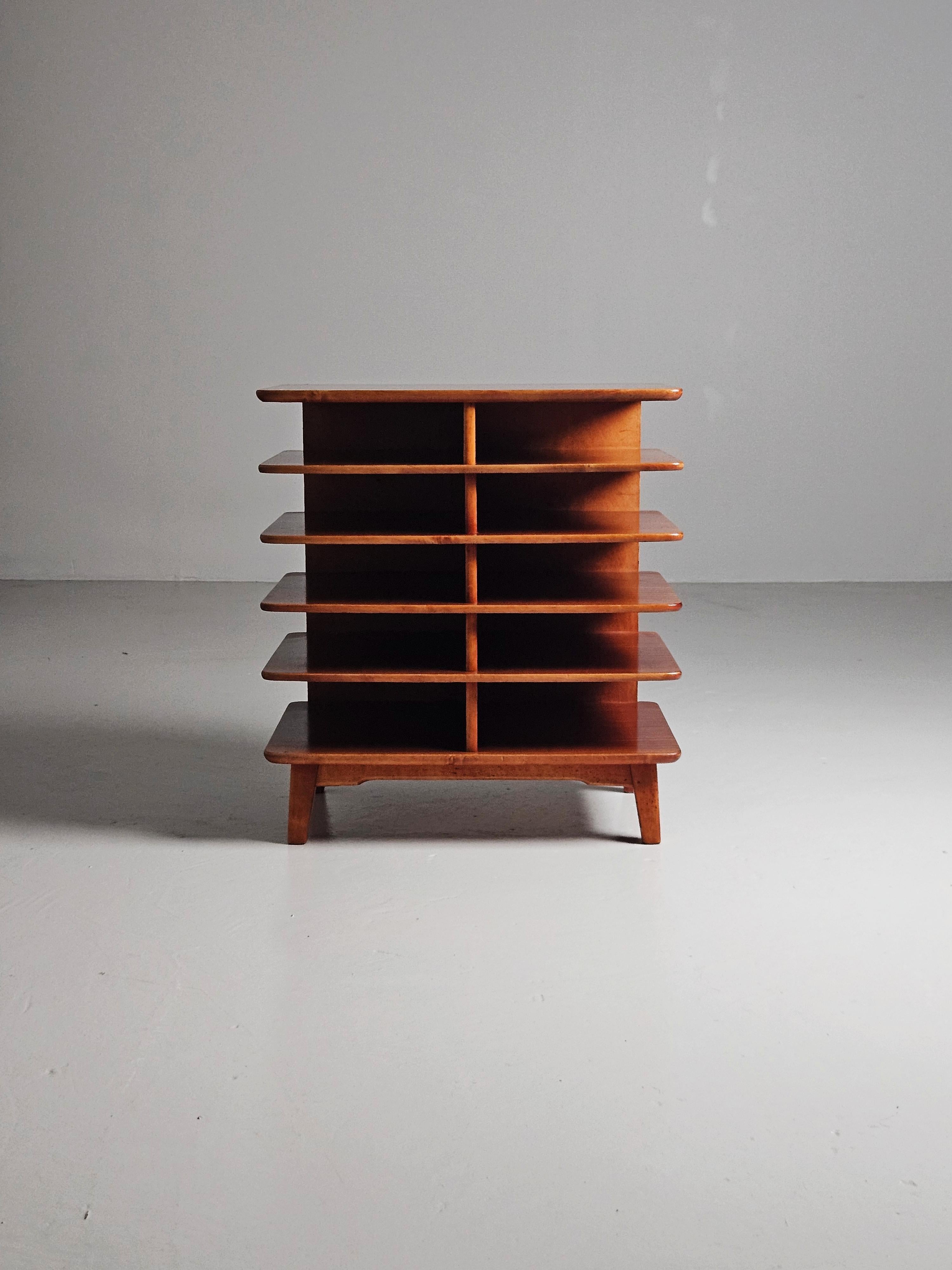 Side table or bookshelf by David Rosén for NK, Sweden, 1950s In Good Condition For Sale In Eskilstuna, SE