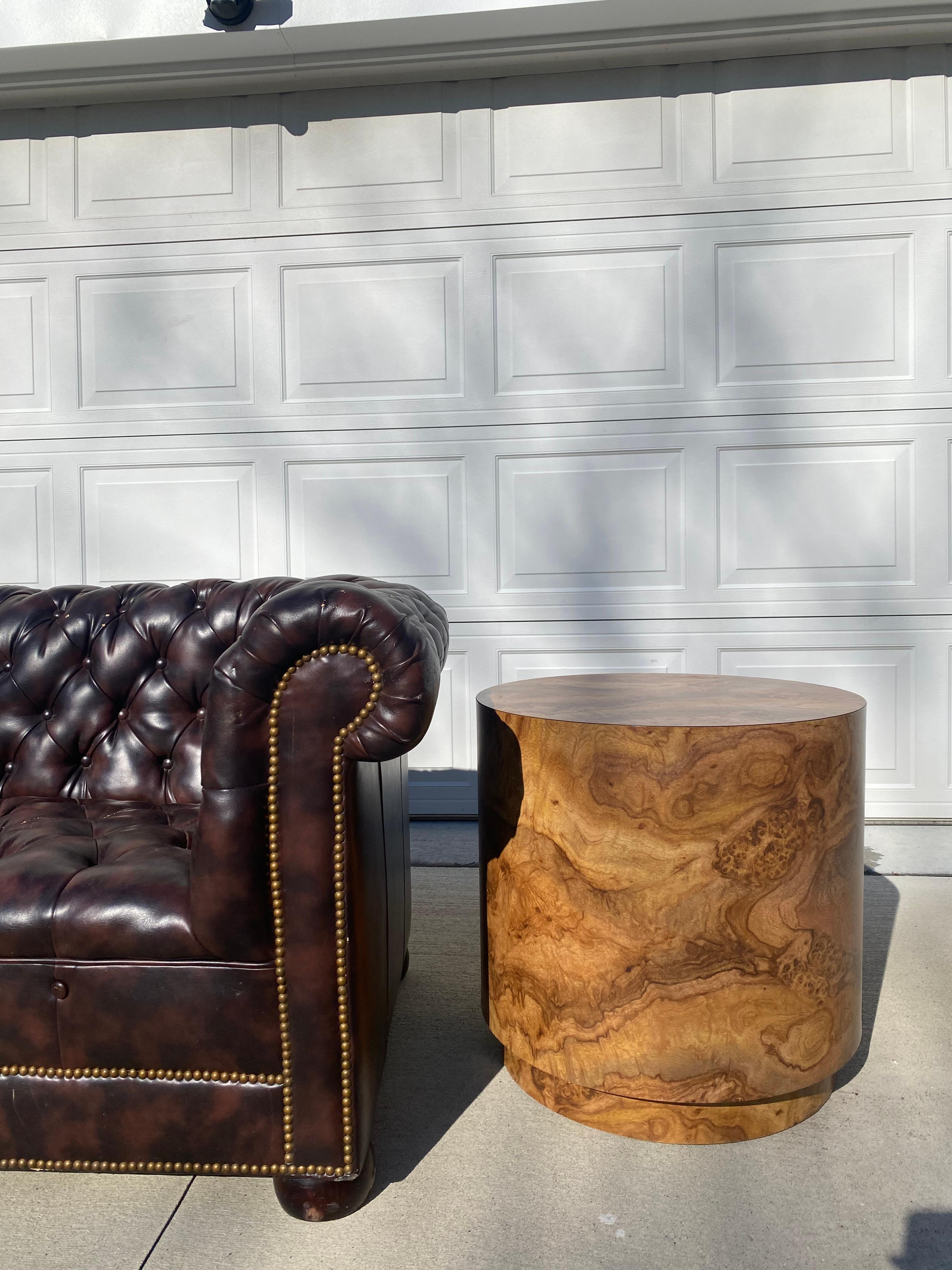 Unique Side Table or Column for Sculpture Modern Milo Baughman Style. In almost perfect condition, see pictures. There is a imperfection on the bottom where he laminate is coming off, see picture. It is a really cool side table or sculpture to add