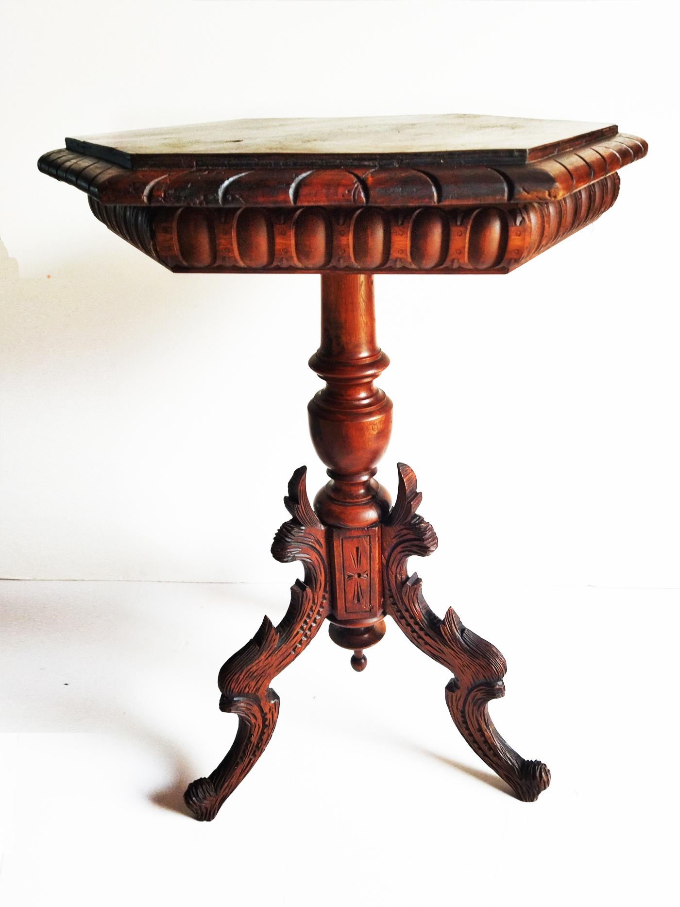 Side Table or Guerindon, 19th Century For Sale 4
