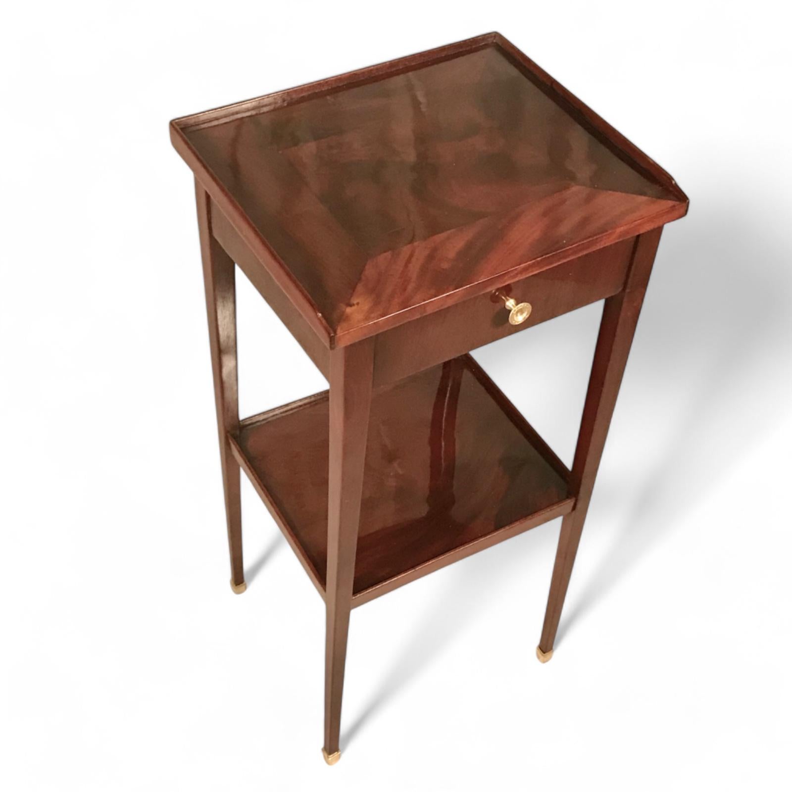 Table d'appoint ou petite étagère, Allemagne 1820 Bon état - En vente à Leimen, DE