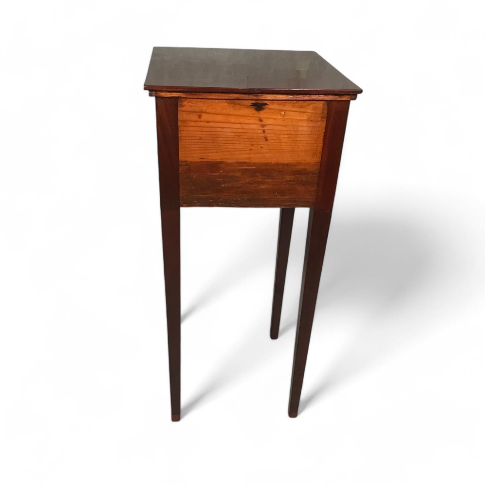Mesa auxiliar o mesita de noche-armario, Alemania 1820 Alemán en venta
