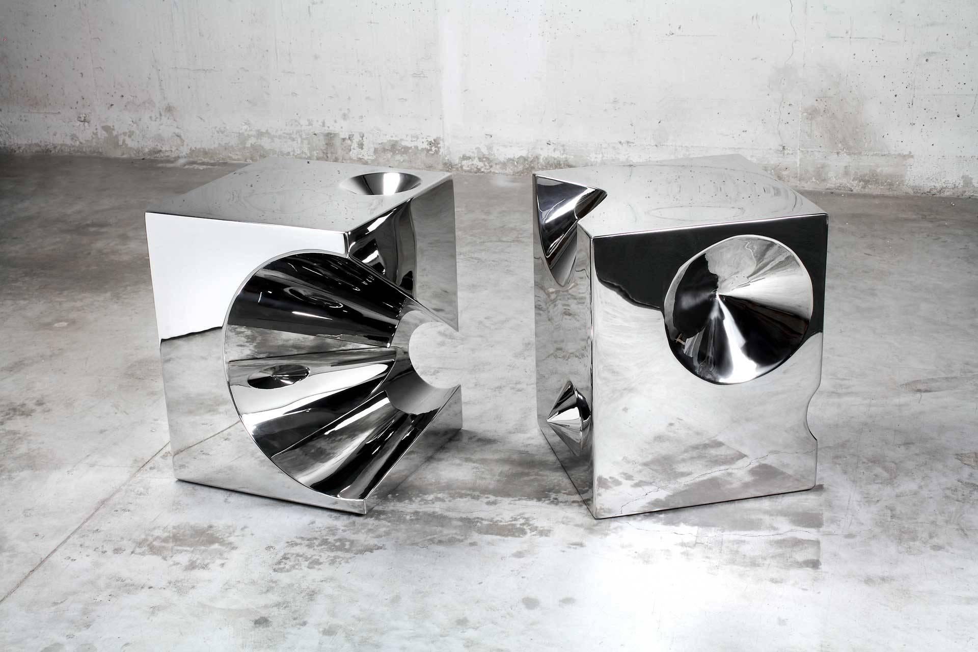 Side or End Table Abstract Sculpture Gold Mirror Steel Cube Collectible Design In New Condition For Sale In Ancona, Marche