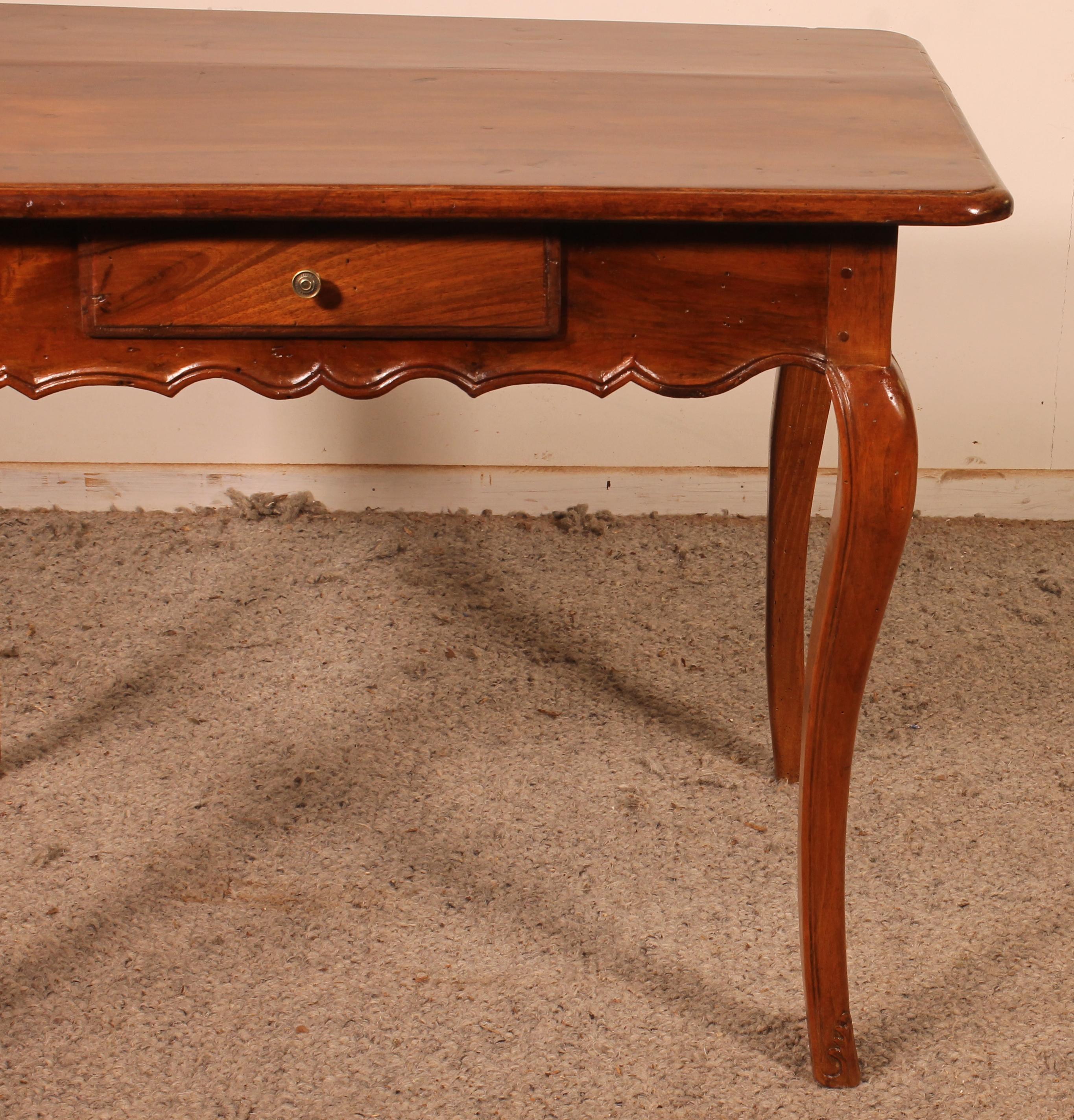 Louis XV Side Table or Writing Table from the XVIII Century in Walnut For Sale