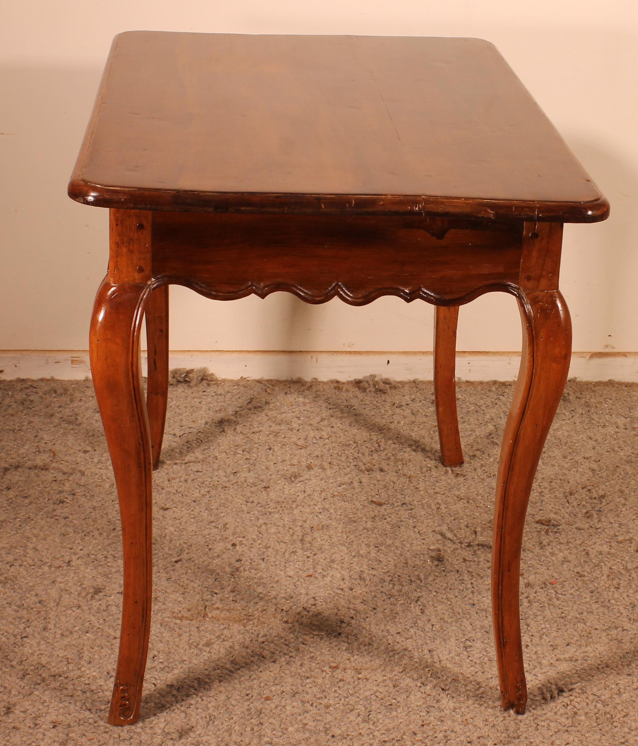 18th Century and Earlier Side Table or Writing Table from the XVIII Century in Walnut For Sale