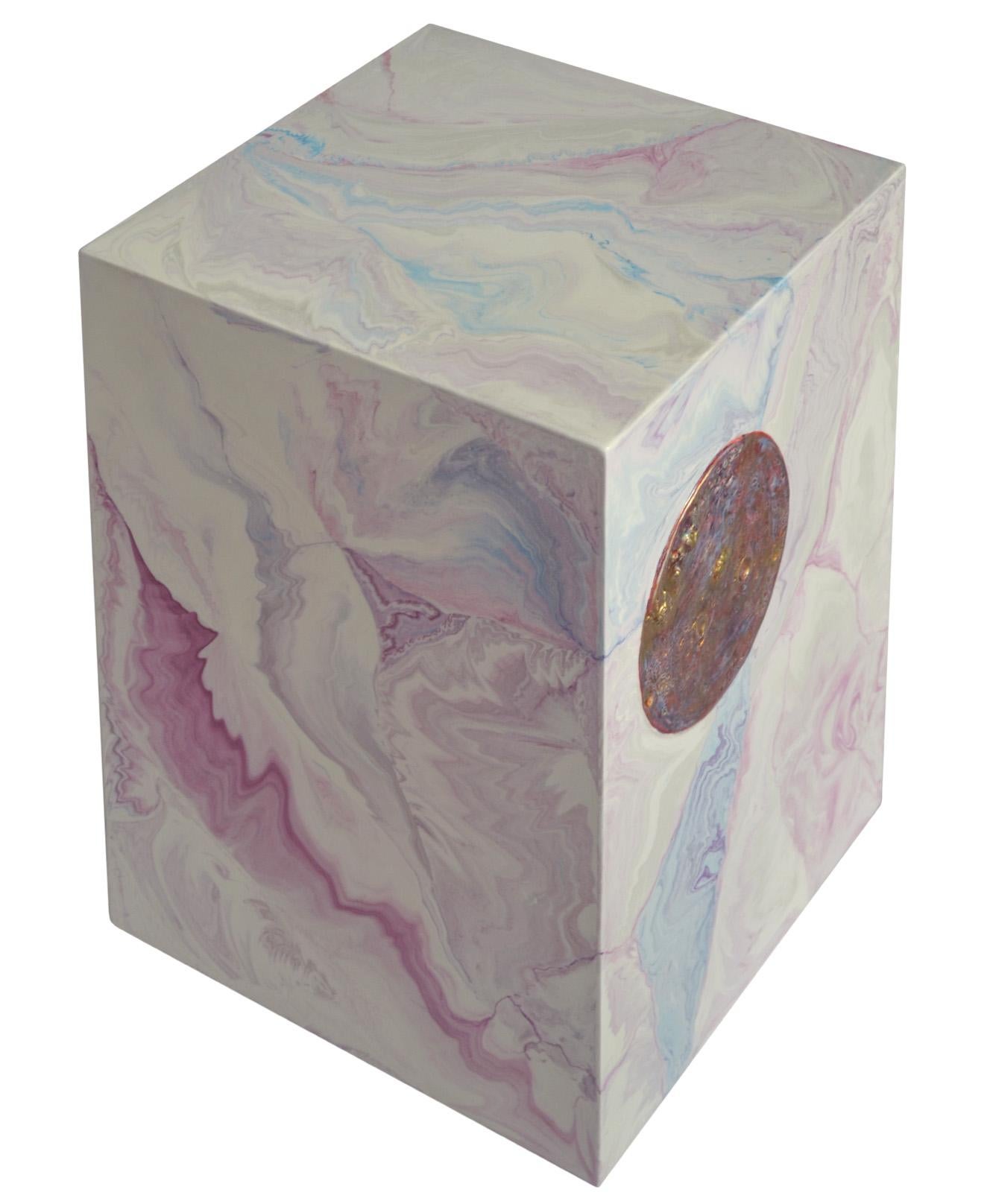 Mesa auxiliar Scagliola Art Decor hecha a mano en Italia por Cupioli disponible.

Muy bonita mesa auxiliar / taburete diseñada y fabricada por Cupioli Lodovico, un artista italiano de Rímini con más de 60 años de experiencia en el campo de la