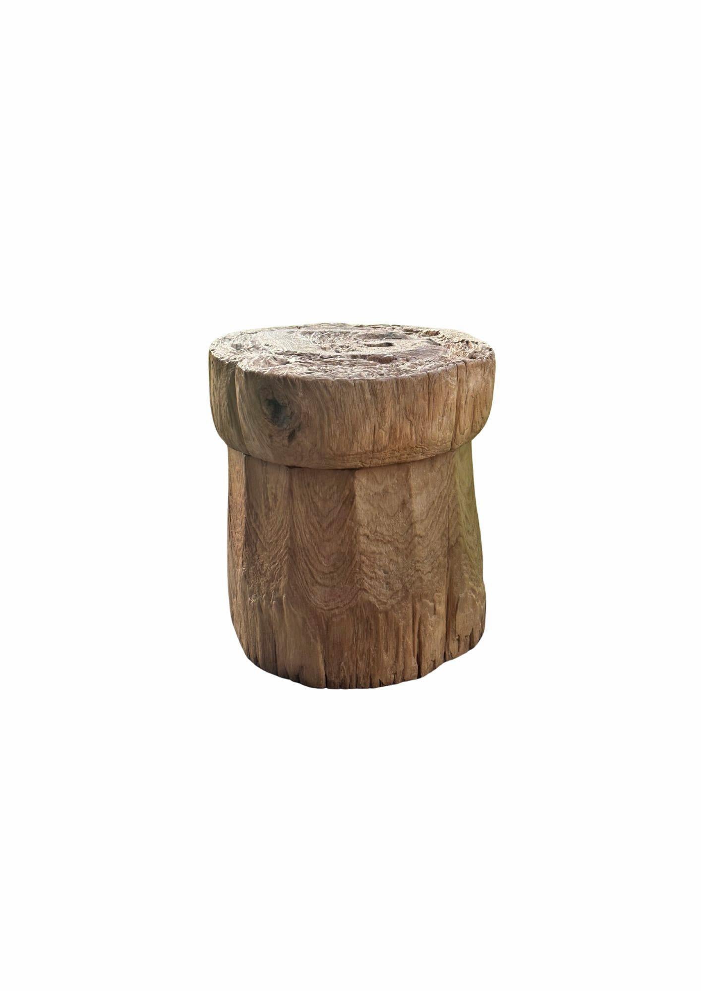 Fatto a mano Tavolino in legno massiccio di Teak Burl Wood Finitura naturale Moderno Organico in vendita