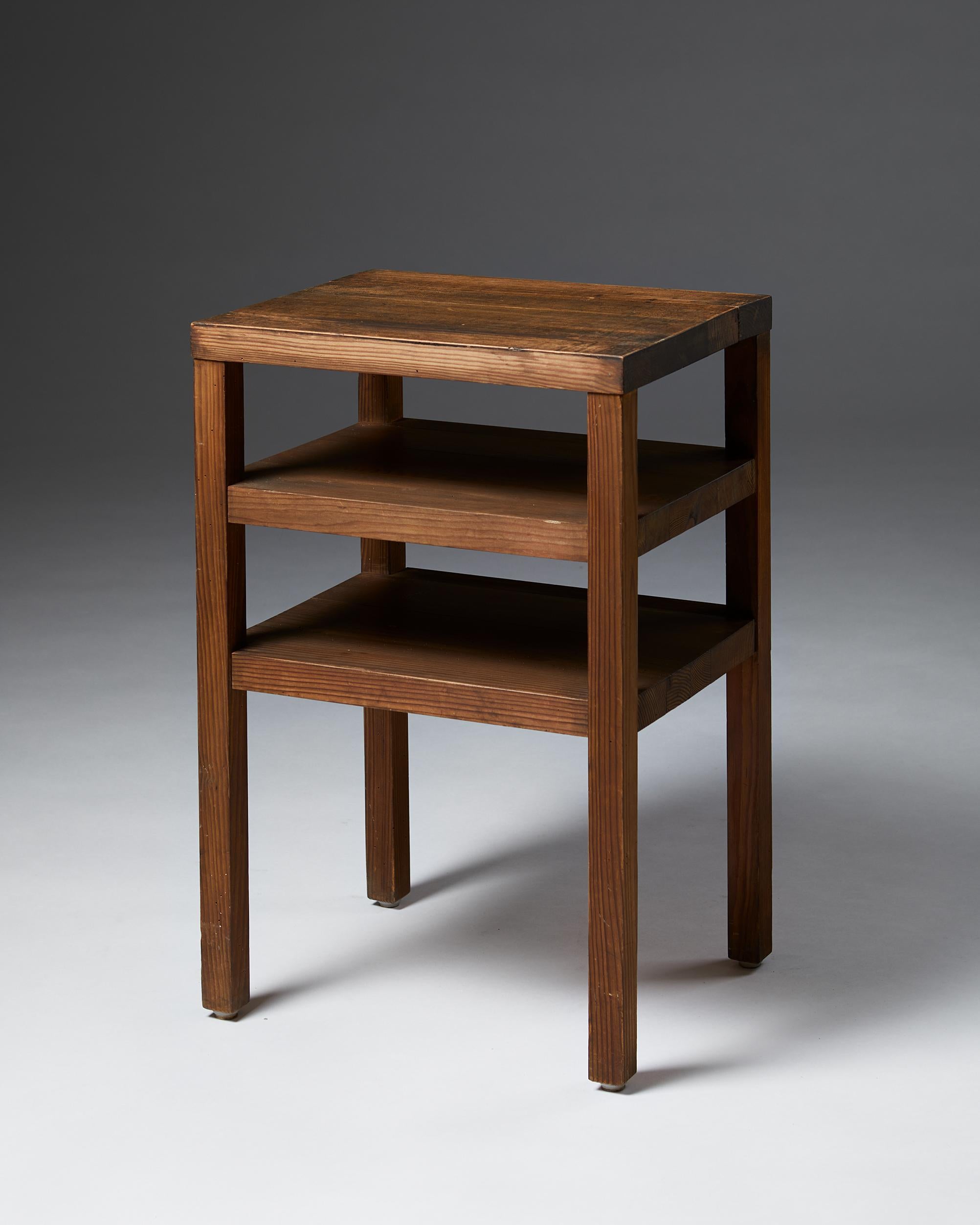 Side table ‘Sport’ designed by Axel Einar Hjorth for Nordiska Kompaniet,
Sweden, 1930s.
Stained pine.

Marked 37113.

Measures: H 61 cm/ 2'
W 40 cm/ 15 3/4