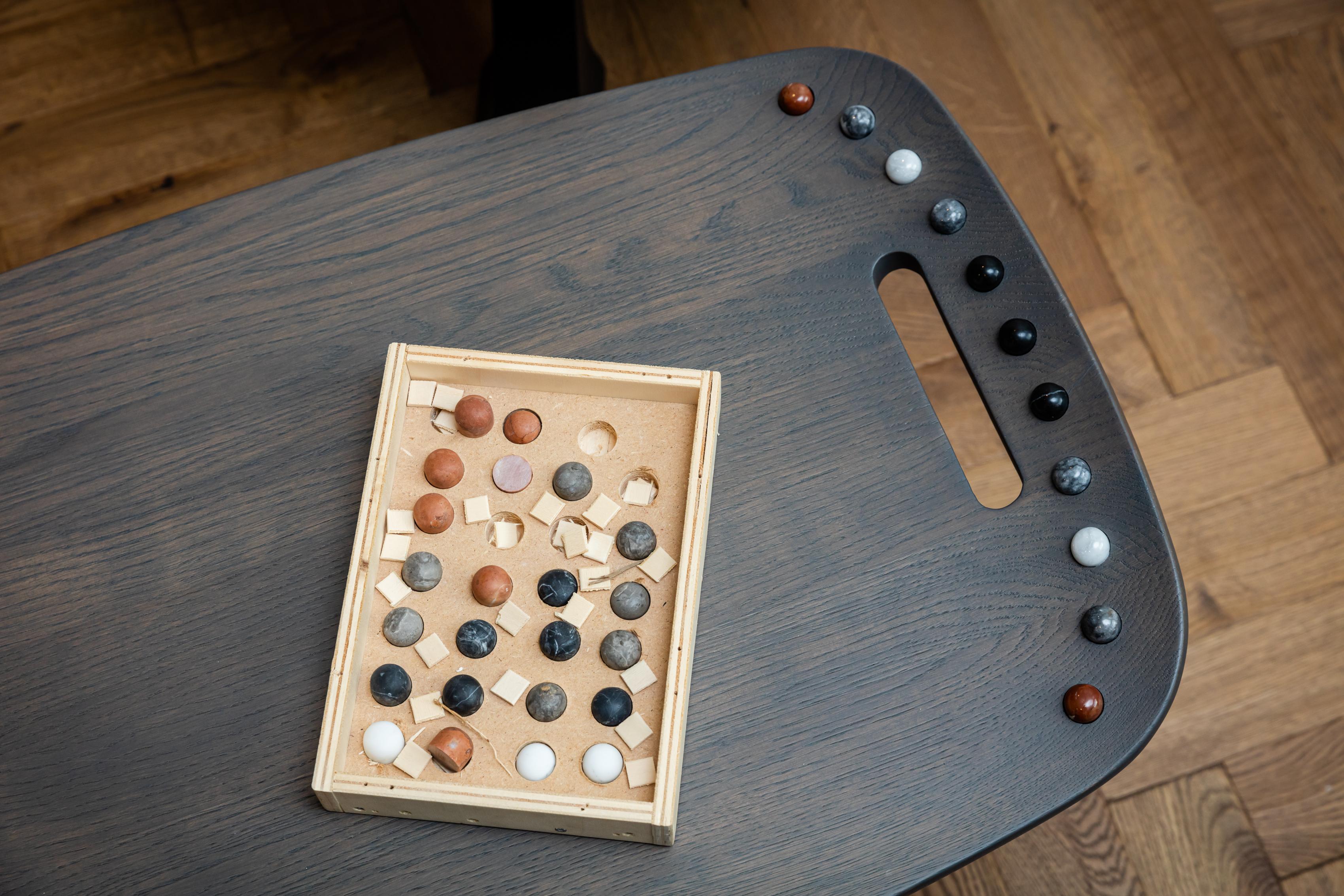 Hand carved solid oak side table and stool set with marble gems from SoShiro For Sale 4