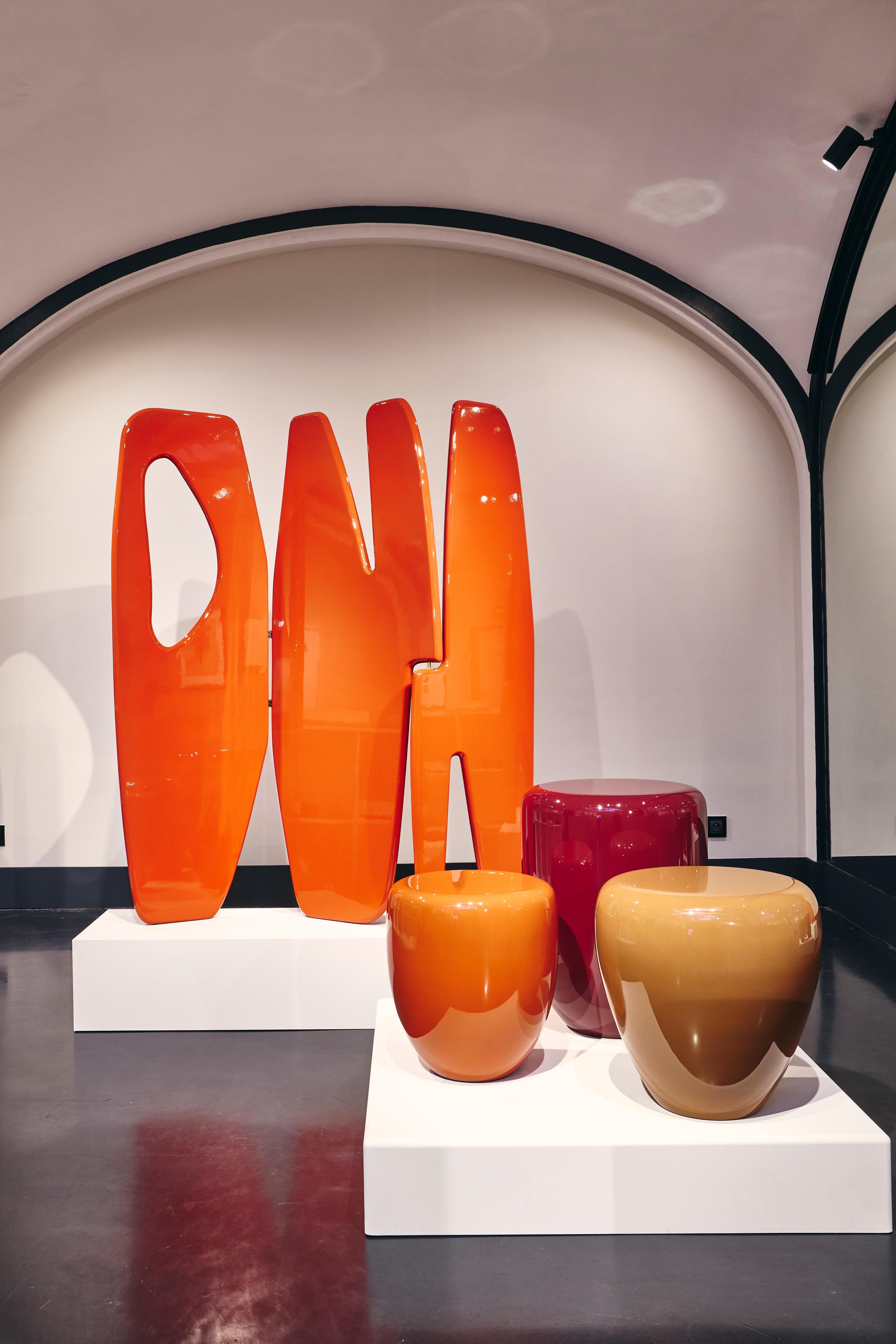 Laqué Table d'appoint Tawny DOT S de Reda Amalou, 2017 - Laque brillante ou mate en vente