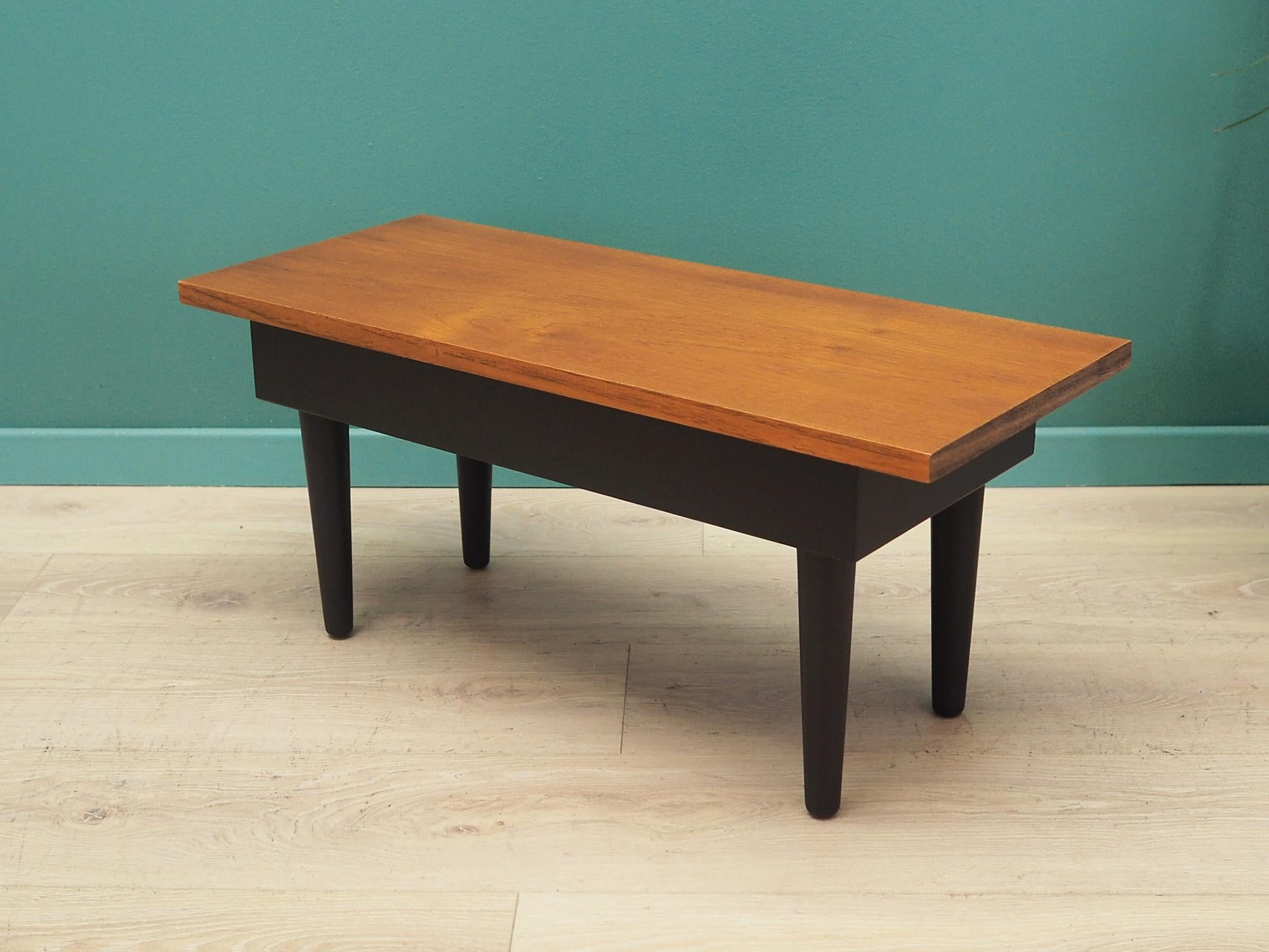 Side Table Teak, Danish Design, 1970s In Good Condition For Sale In Szczecin, Zachodniopomorskie