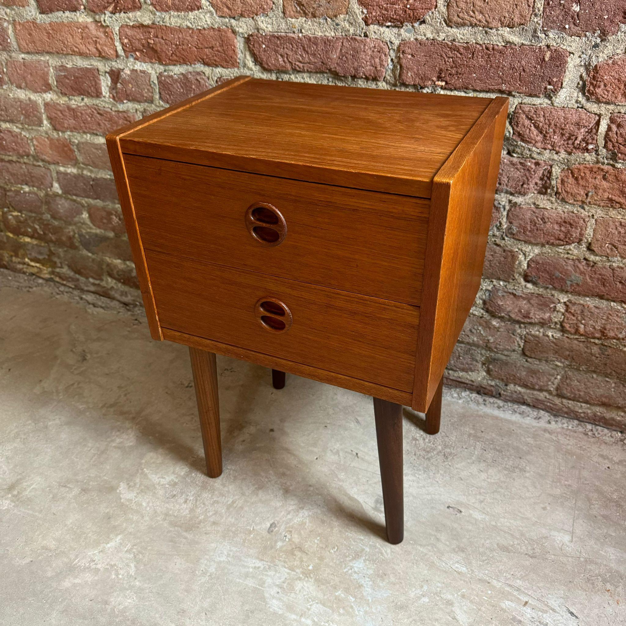 Table d'appoint, teck, Danemark 1960 en vente 1