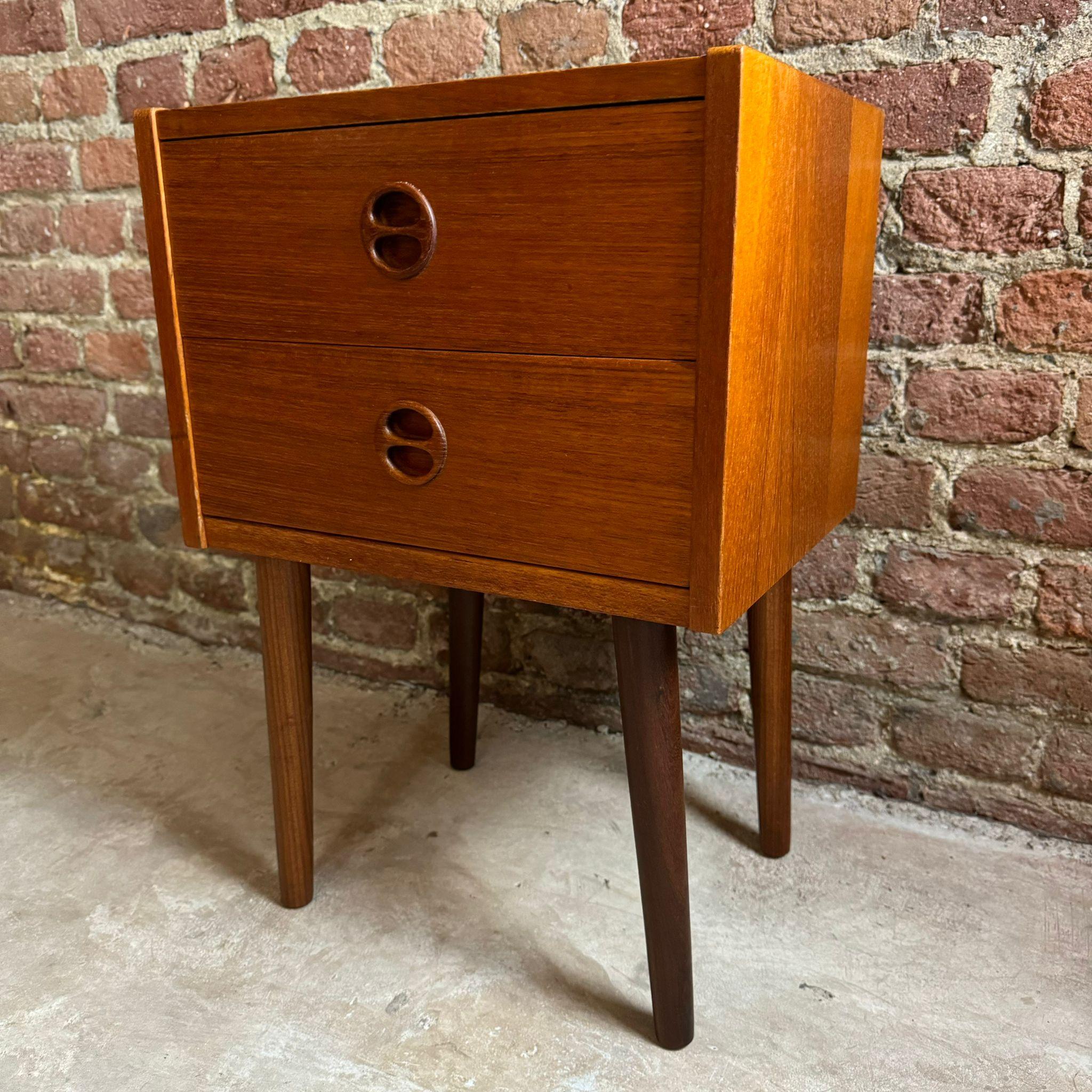 Table d'appoint, teck, Danemark 1960 en vente 2