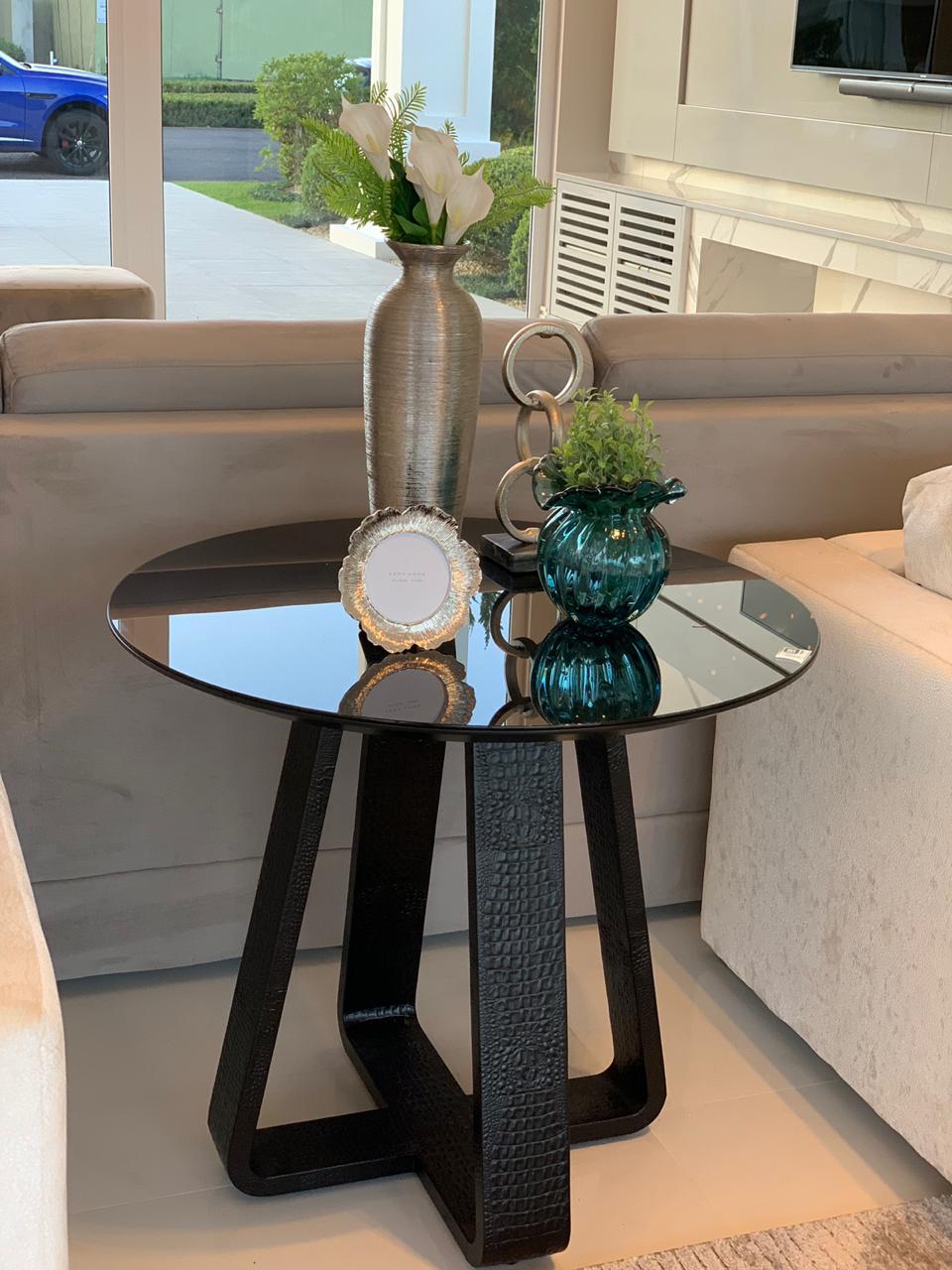 Side Table Traviatta, Black Glass Top In New Condition For Sale In Miami, FL