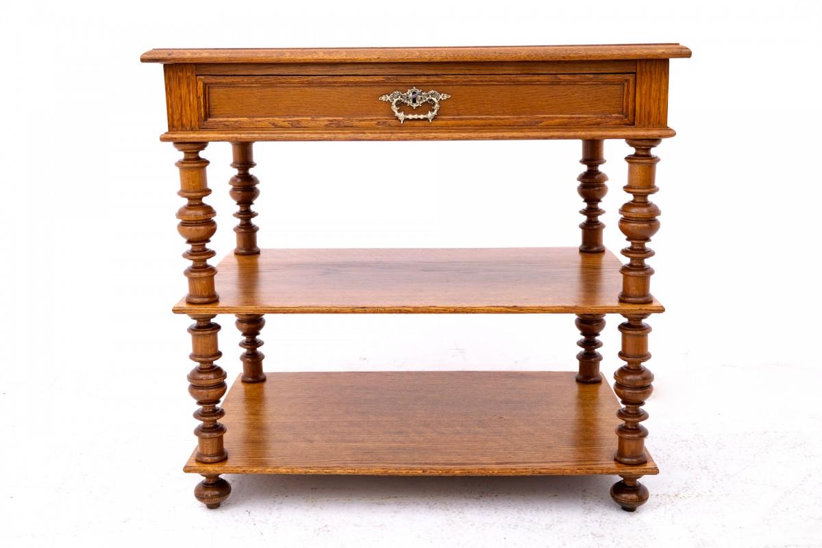 An antique side table imported from Scandinavia. Year of manufacture around 1900.

Furniture in very good condition, after professional renovation.

Dimensions: height 79 cm / width 84 cm / depth 52 cm