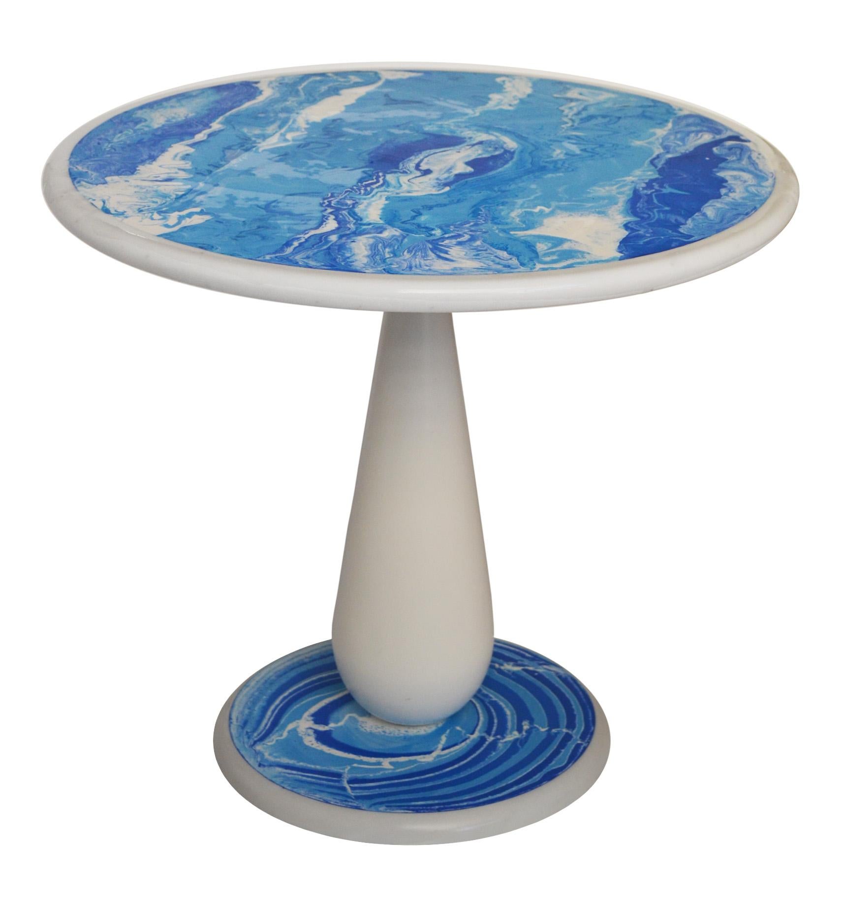 XXIe siècle et contemporain Table d'appoint en marbre blanc, décor à motifs naturels aquatiques, fabriquée à la main en Italie par Cupioli en vente