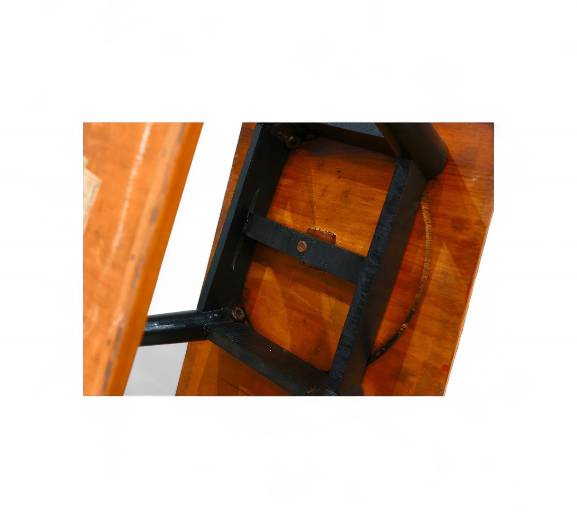 Side Table with a Swivel Top in Pau Marfim & Ebony Finish, c.1950s For Sale 1