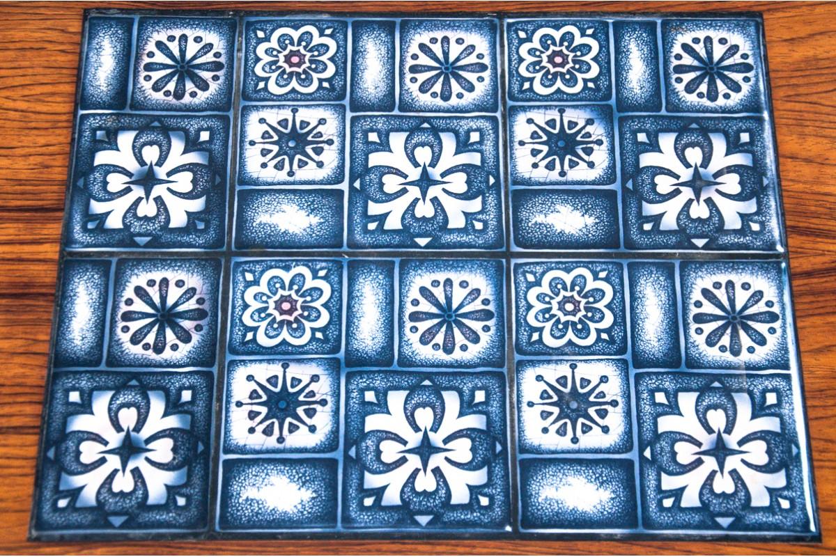 Side table with blue ceramics, Denmark, 1960s. In condizioni buone in vendita a Chorzów, PL