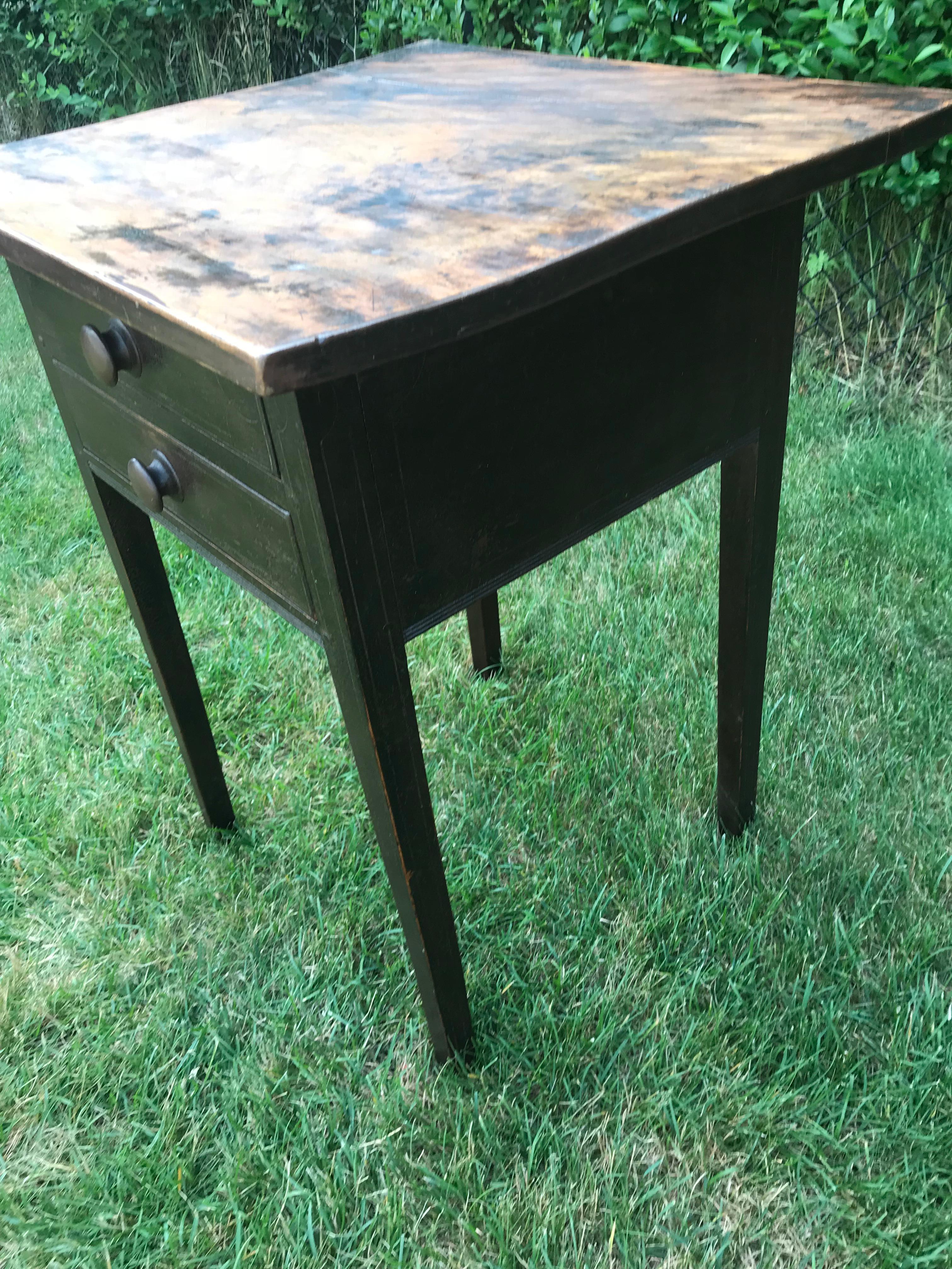 Side Table with Dark Painted Base and Knobs 3