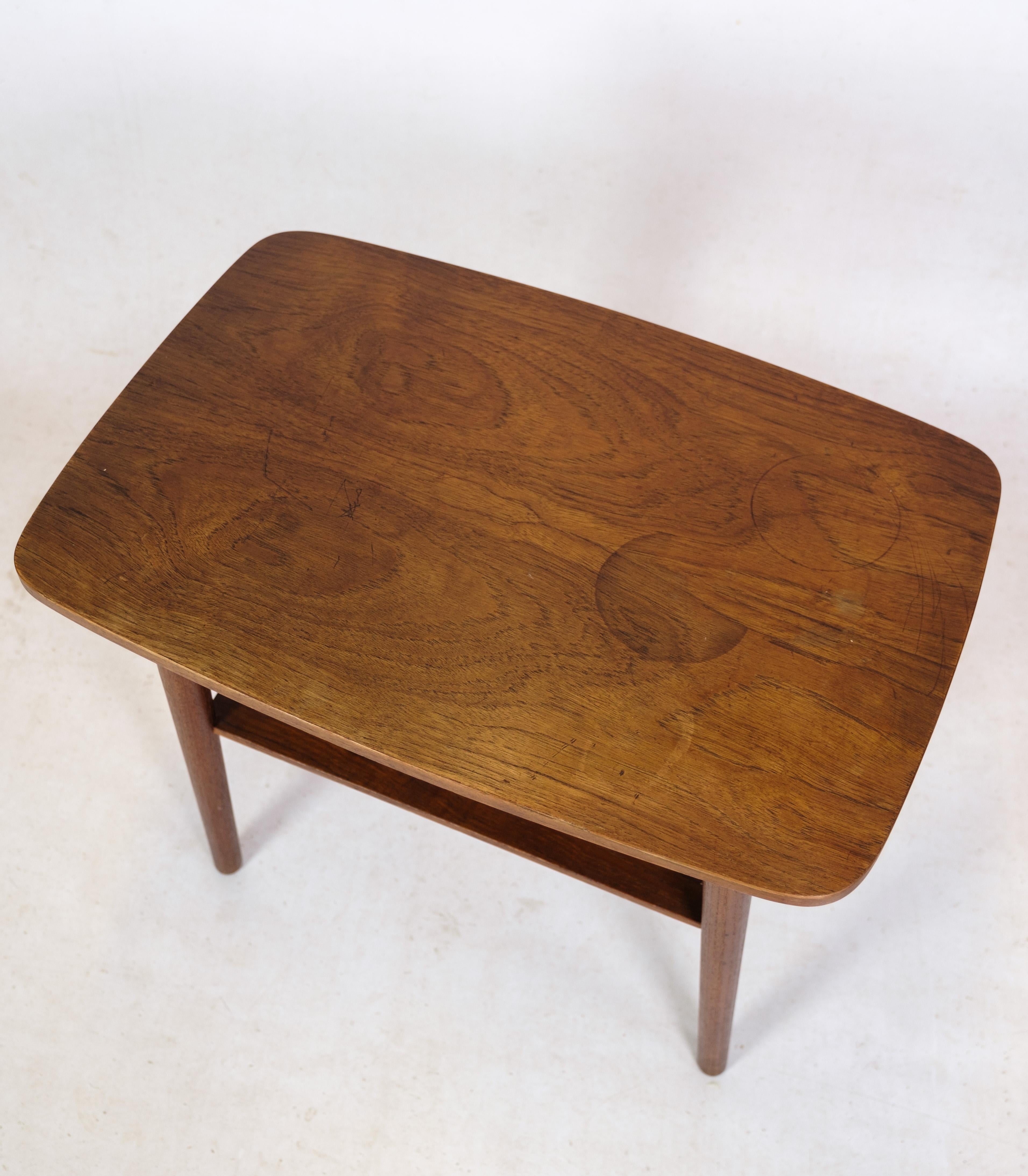 Table d'appoint avec tiroir et étagère en bois de teck au design danois des années 1960 Bon état - En vente à Lejre, DK