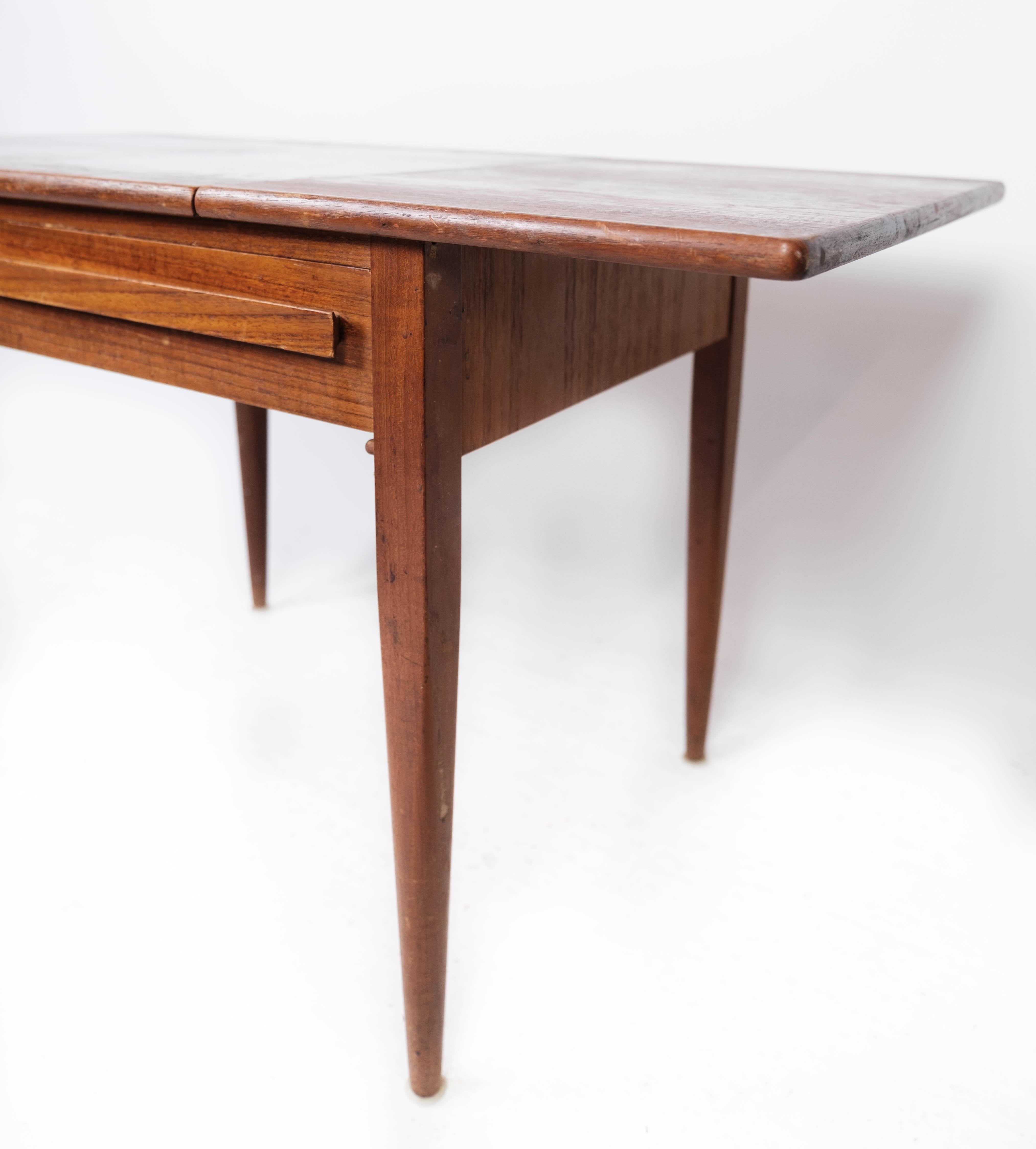 Beistelltisch aus Teakholz, dänisches Design, hergestellt von Silkeborg Furniture aus den 1960er Jahren im Angebot 4