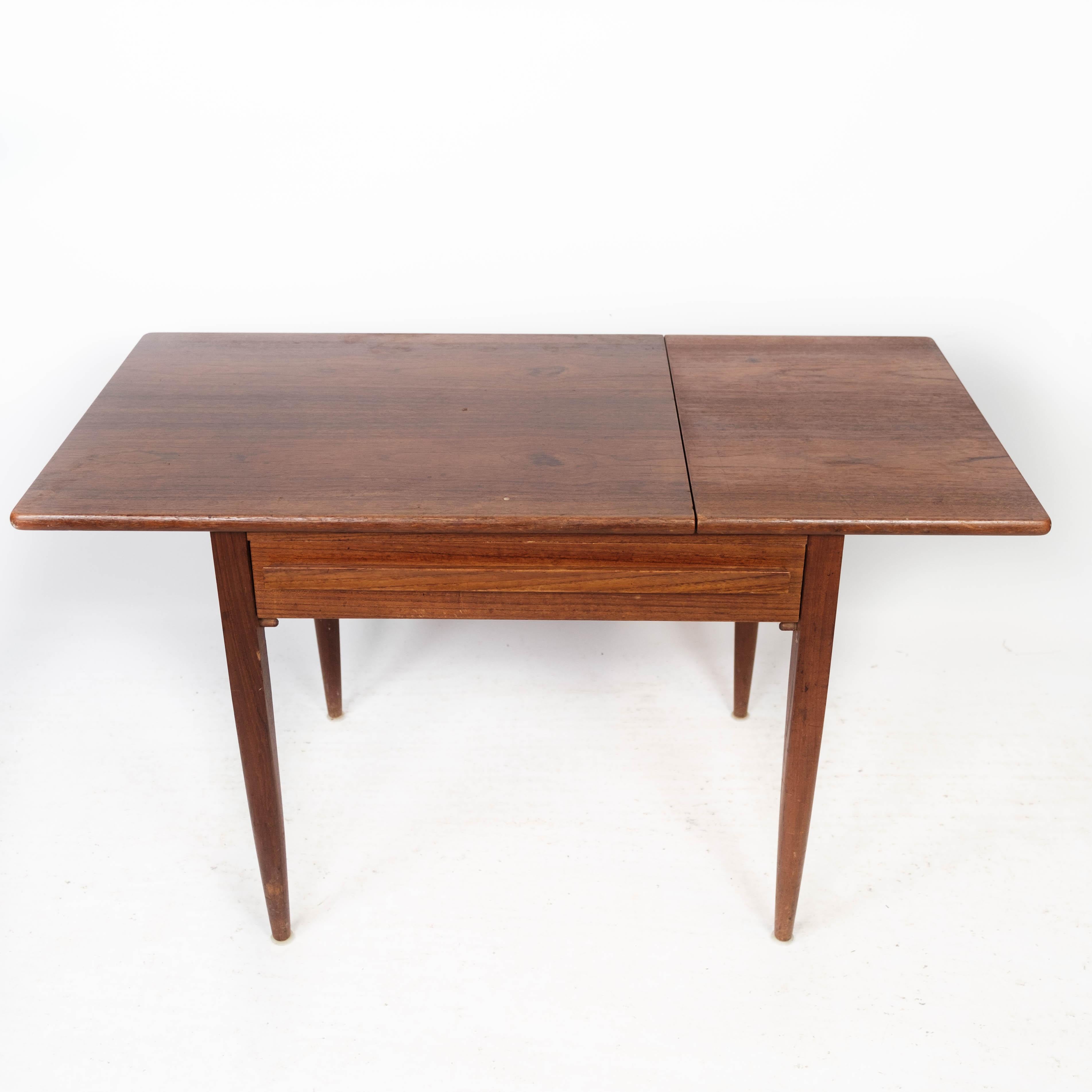 Beistelltisch aus Teakholz, dänisches Design, hergestellt von Silkeborg Furniture aus den 1960er Jahren im Angebot 5
