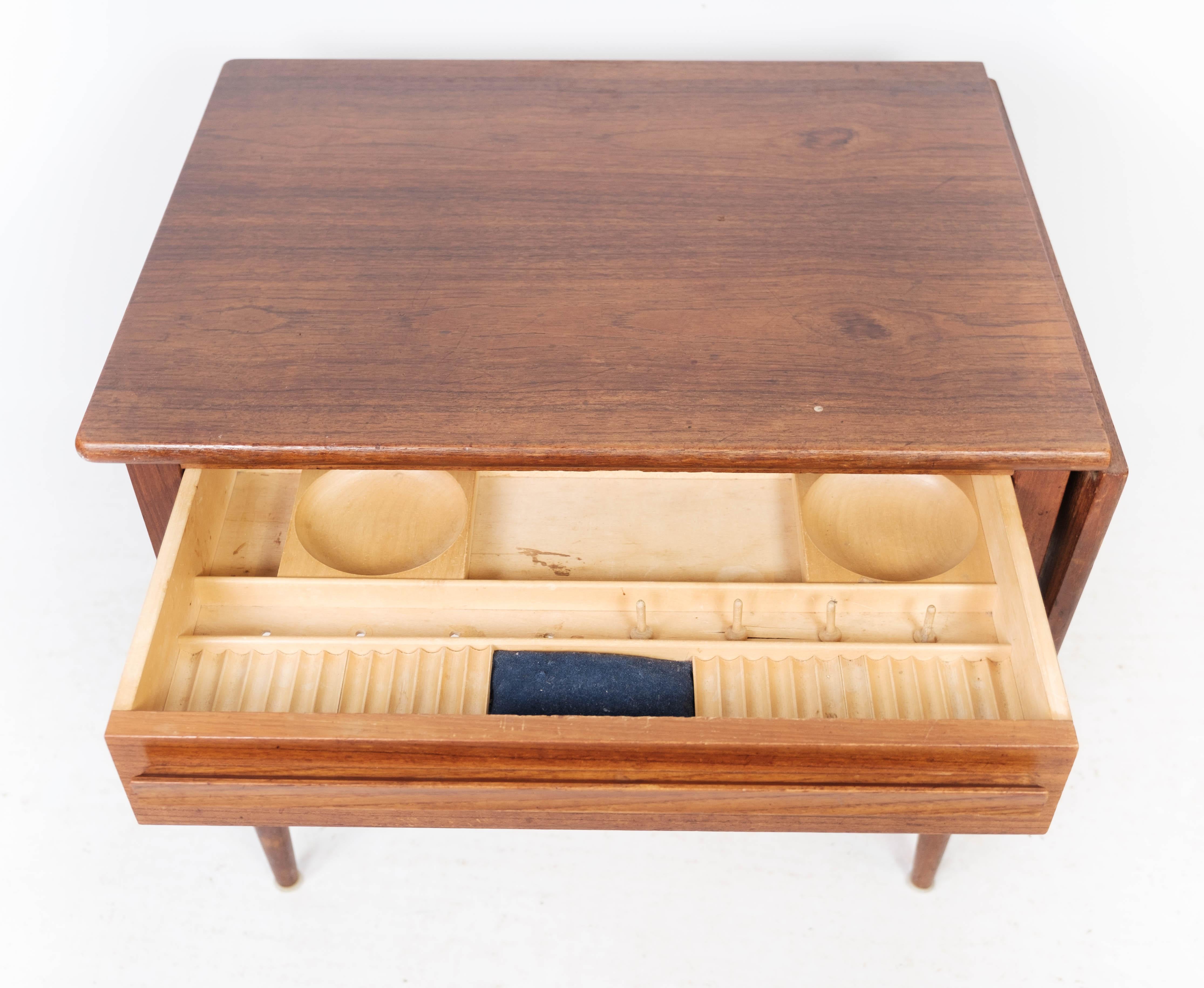 Milieu du XXe siècle Table d'appoint danoise design danois fabriquée par Silkeborg Furniture à partir des années 1960 en vente