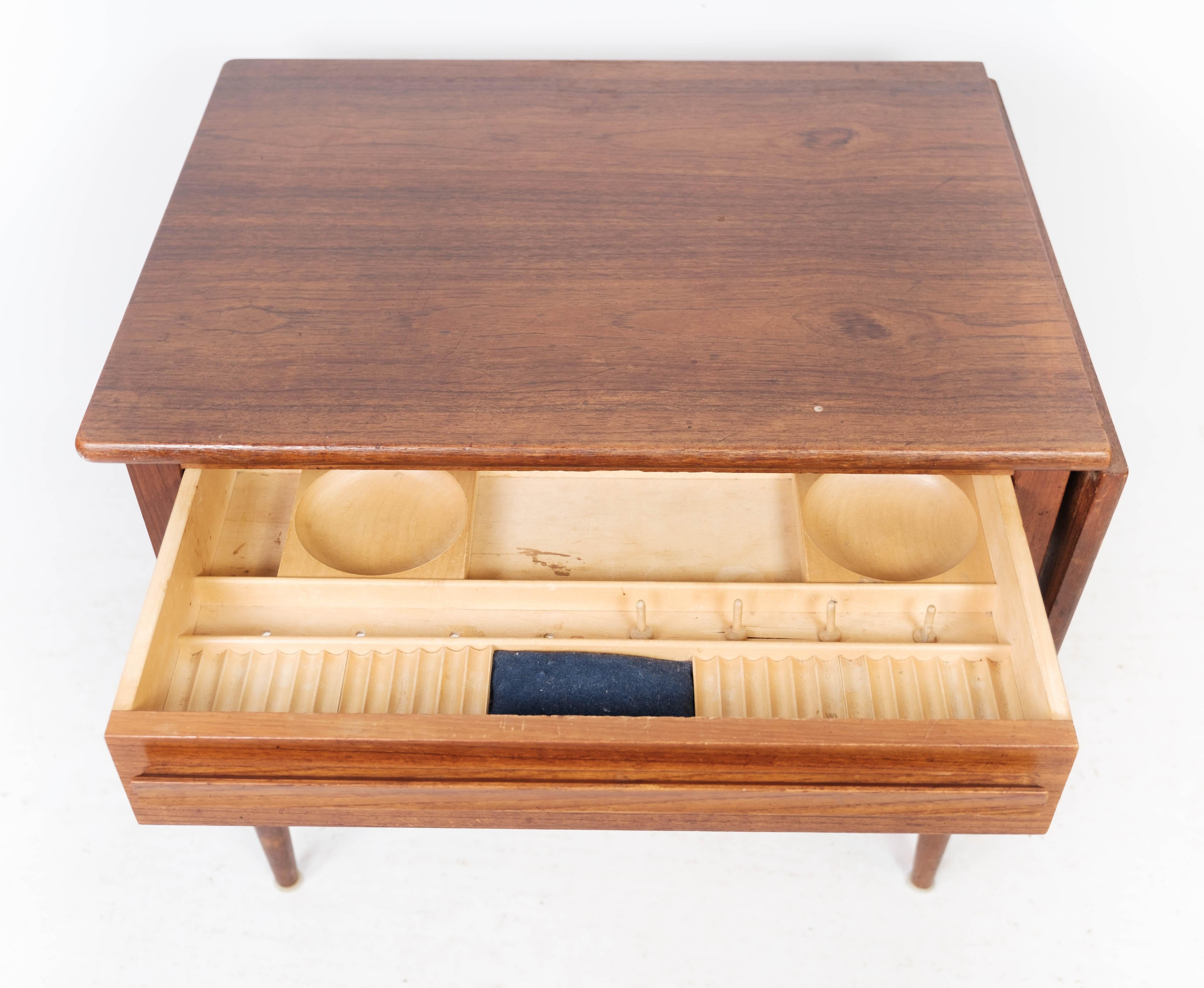 Beistelltisch aus Teakholz, dänisches Design, hergestellt von Silkeborg Furniture aus den 1960er Jahren (Mitte des 20. Jahrhunderts) im Angebot