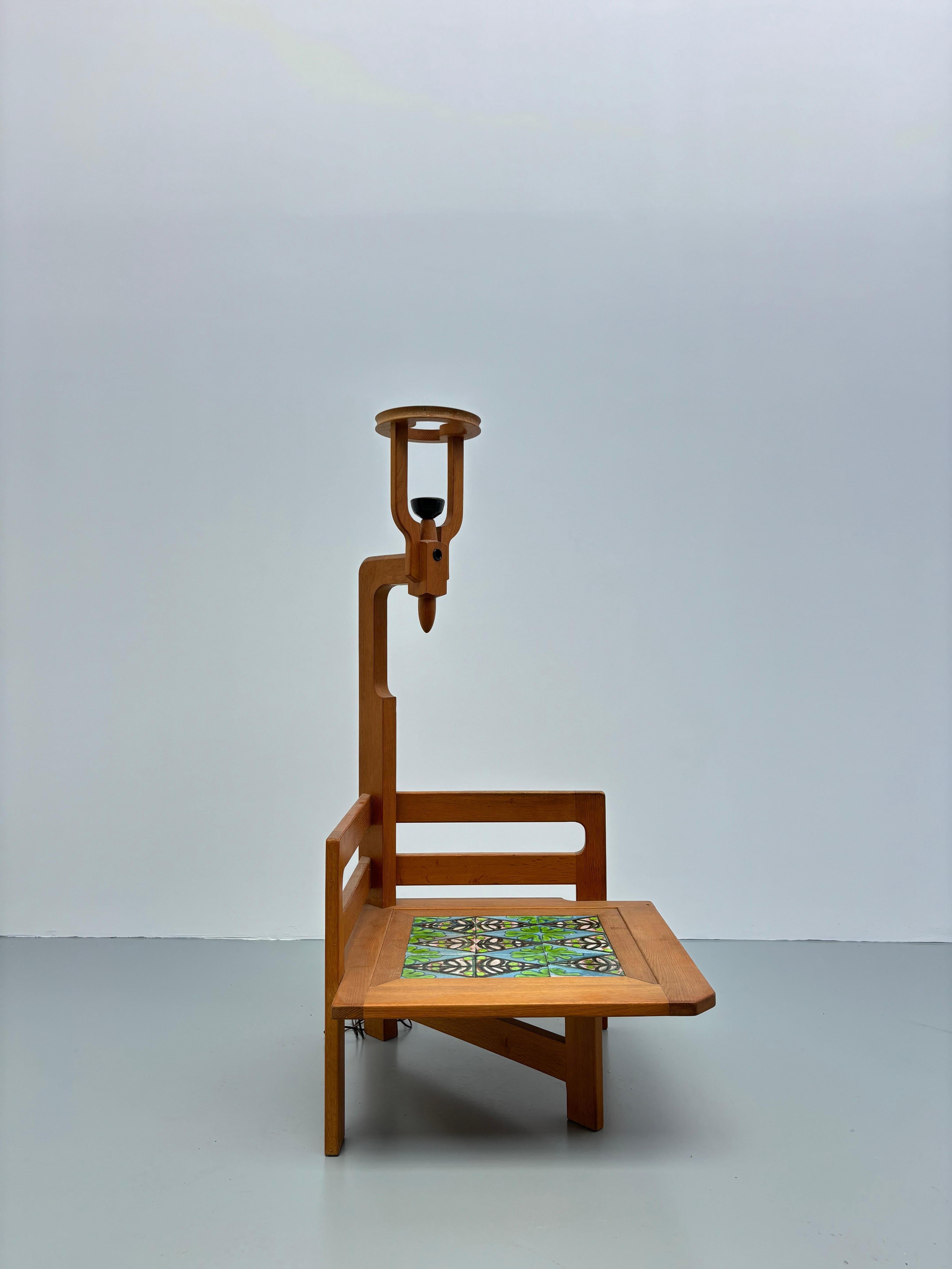 Mid-Century moderno Tavolino con lampada da terra di Guillerme et  Chambron in vendita