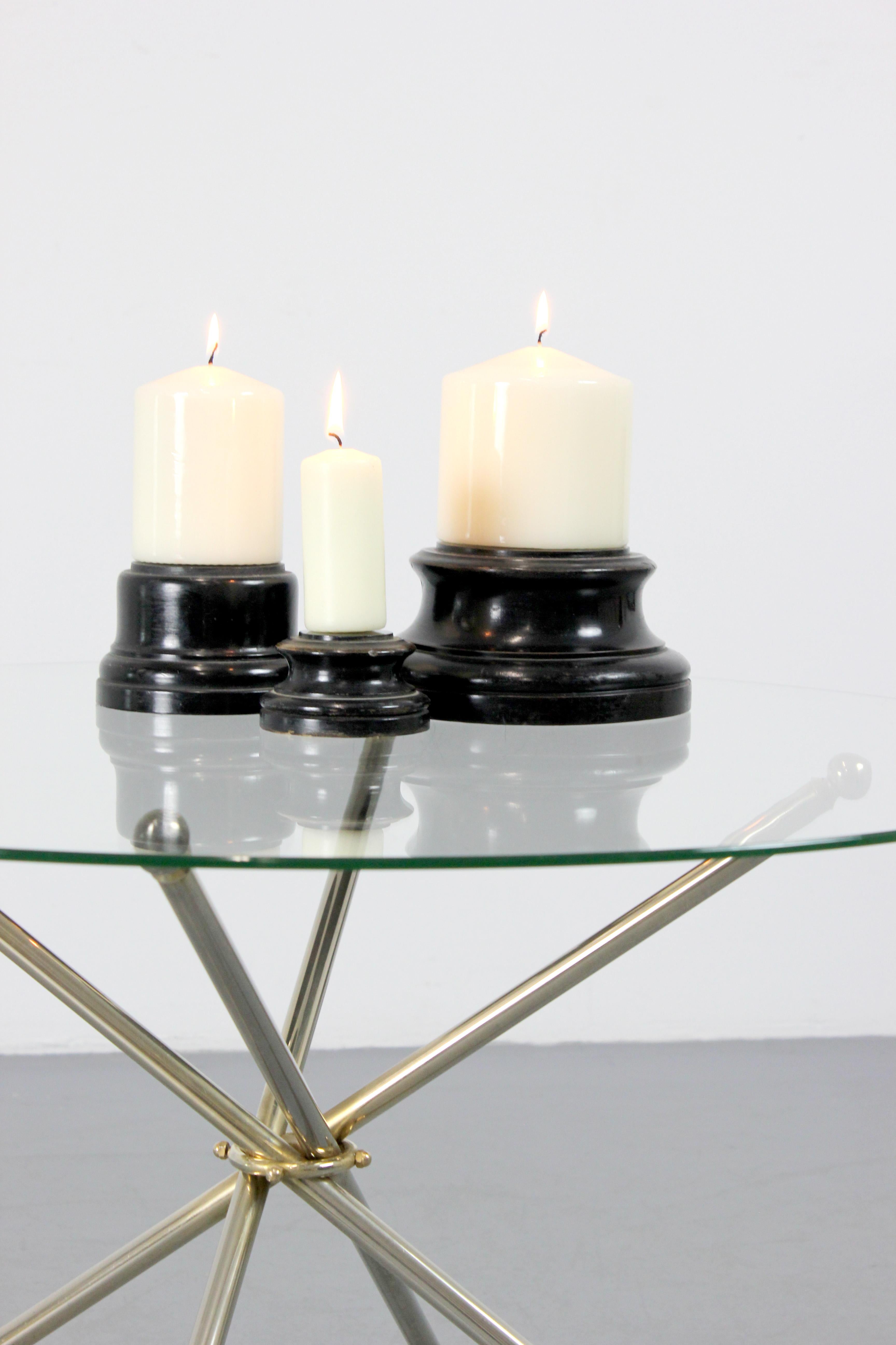 Side table with folding frame in gold chrome and glass top - c. 1980 In Excellent Condition For Sale In Madrid, España