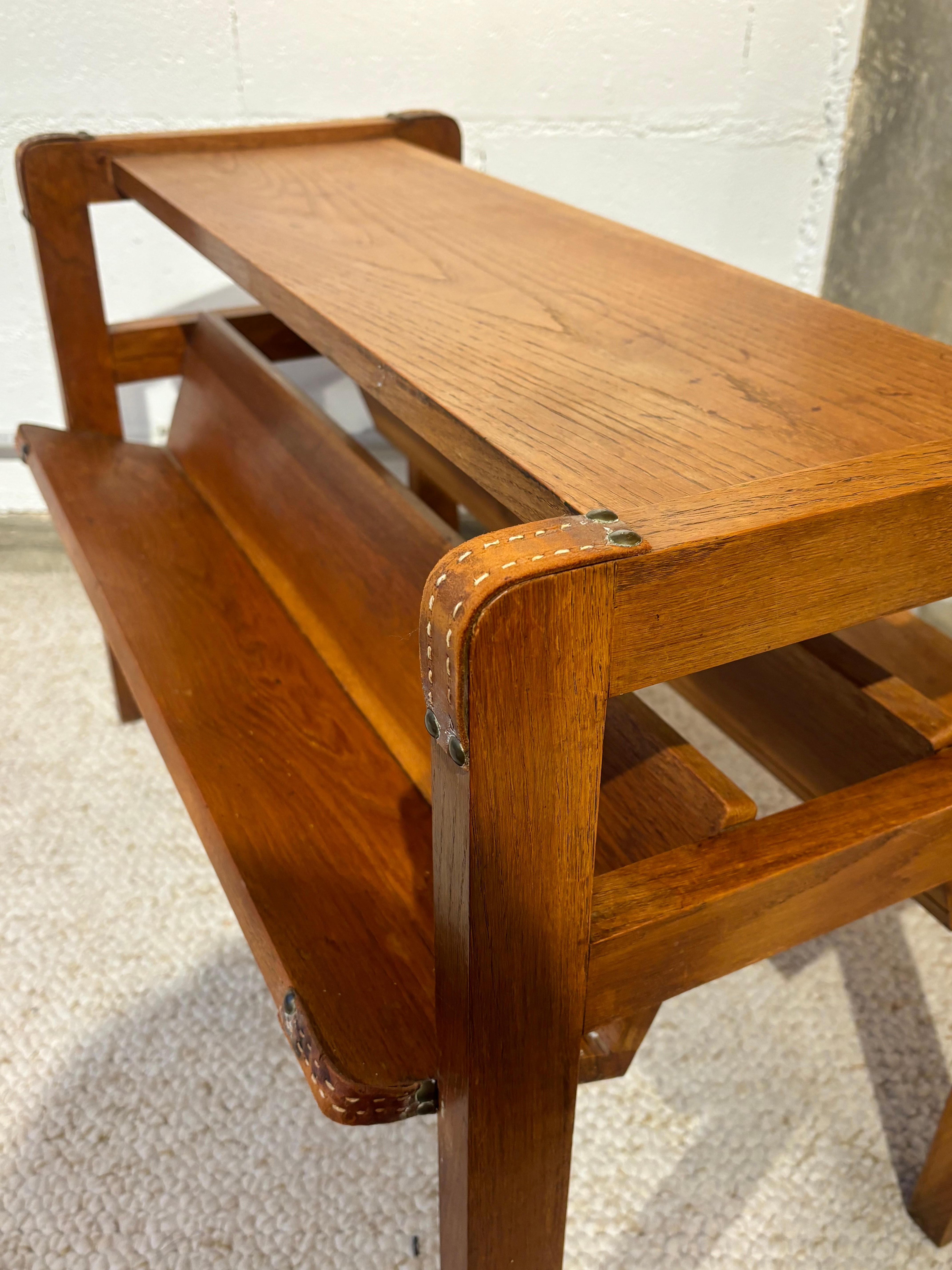 Side table with rack by Jacques Adnet en vente 3
