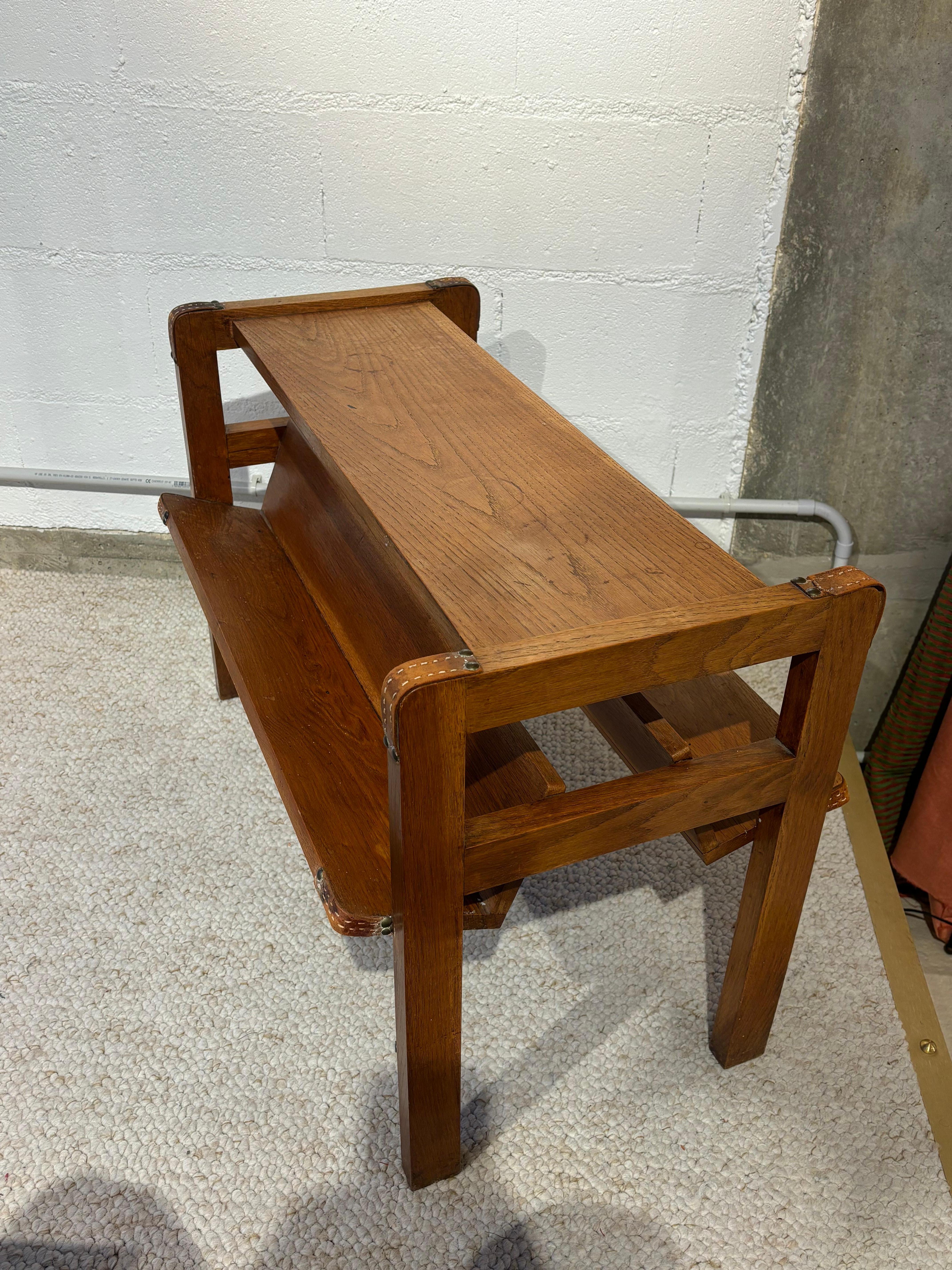 Side table with rack by Jacques Adnet en vente 7