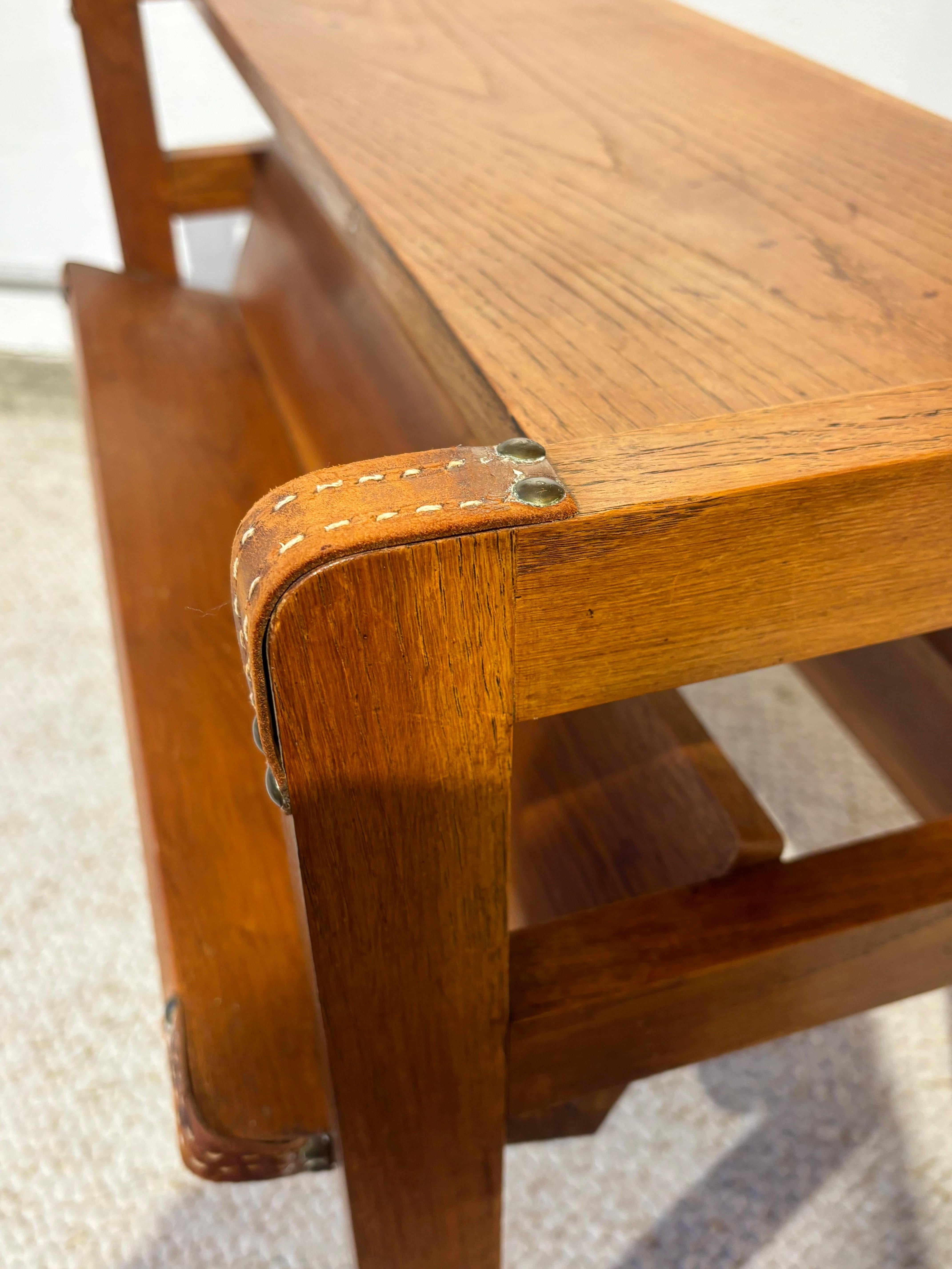 Side table with rack by Jacques Adnet en vente 9