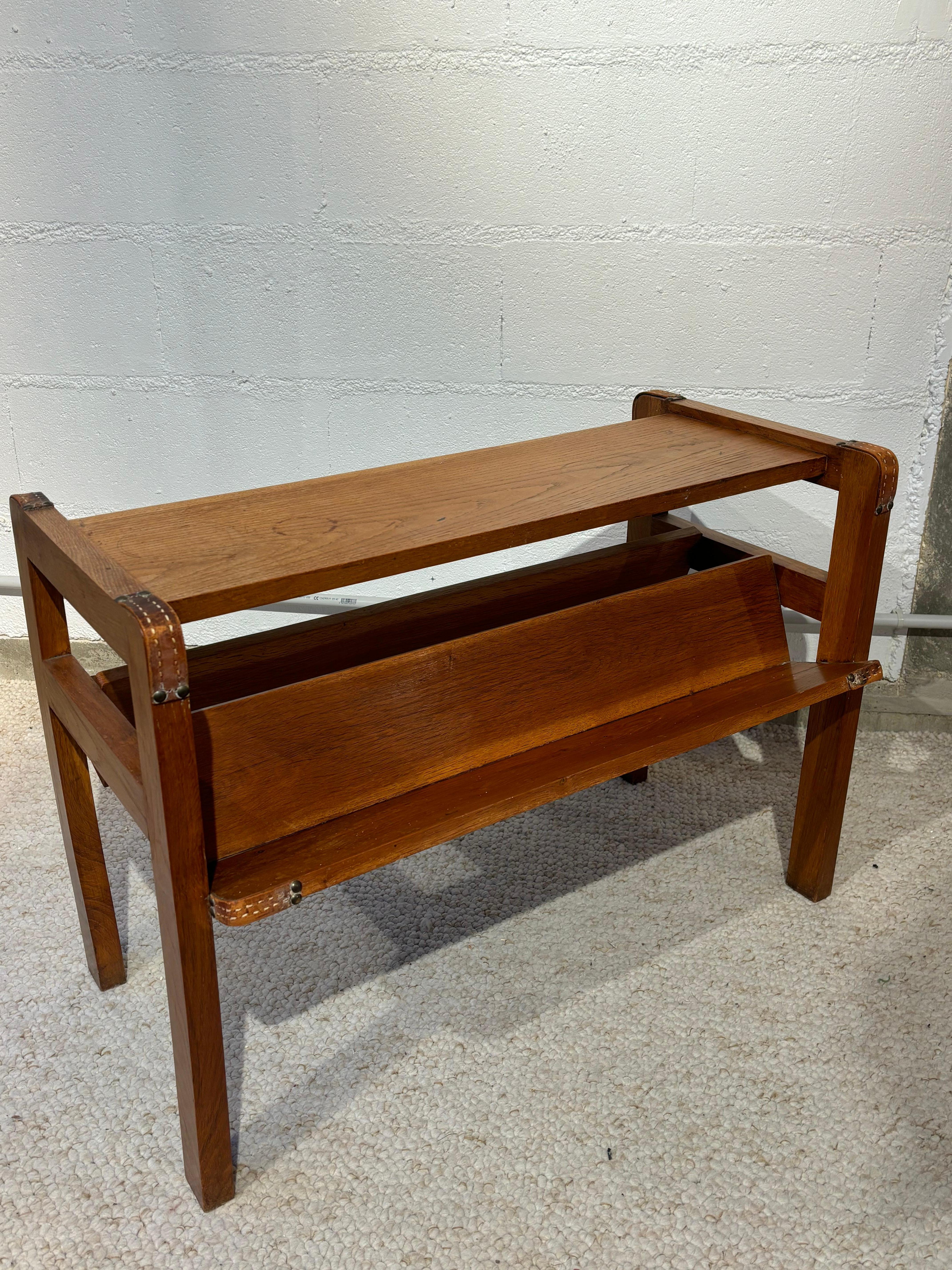 Français Side table with rack by Jacques Adnet en vente