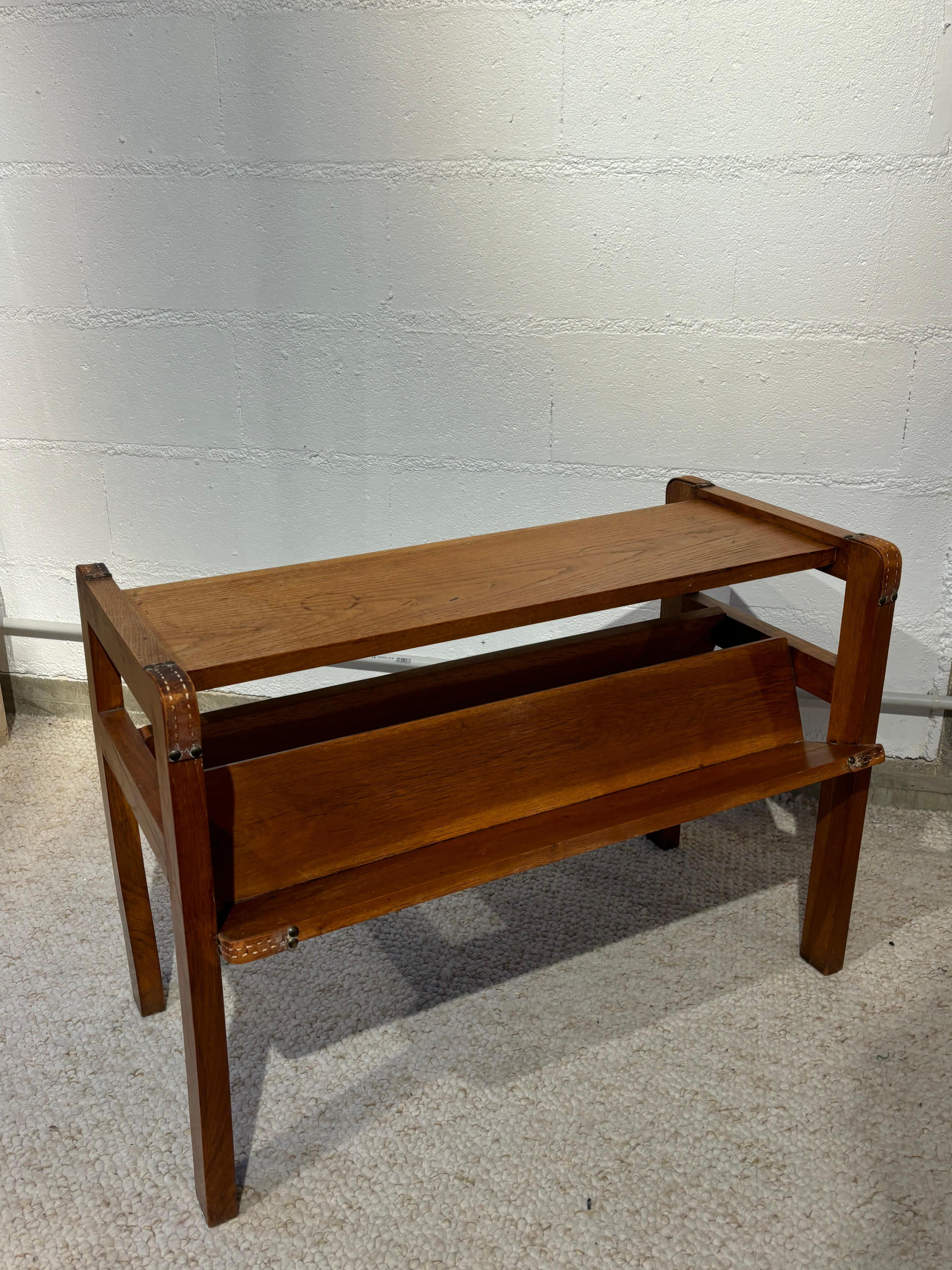 Side table with rack by Jacques Adnet en vente 2