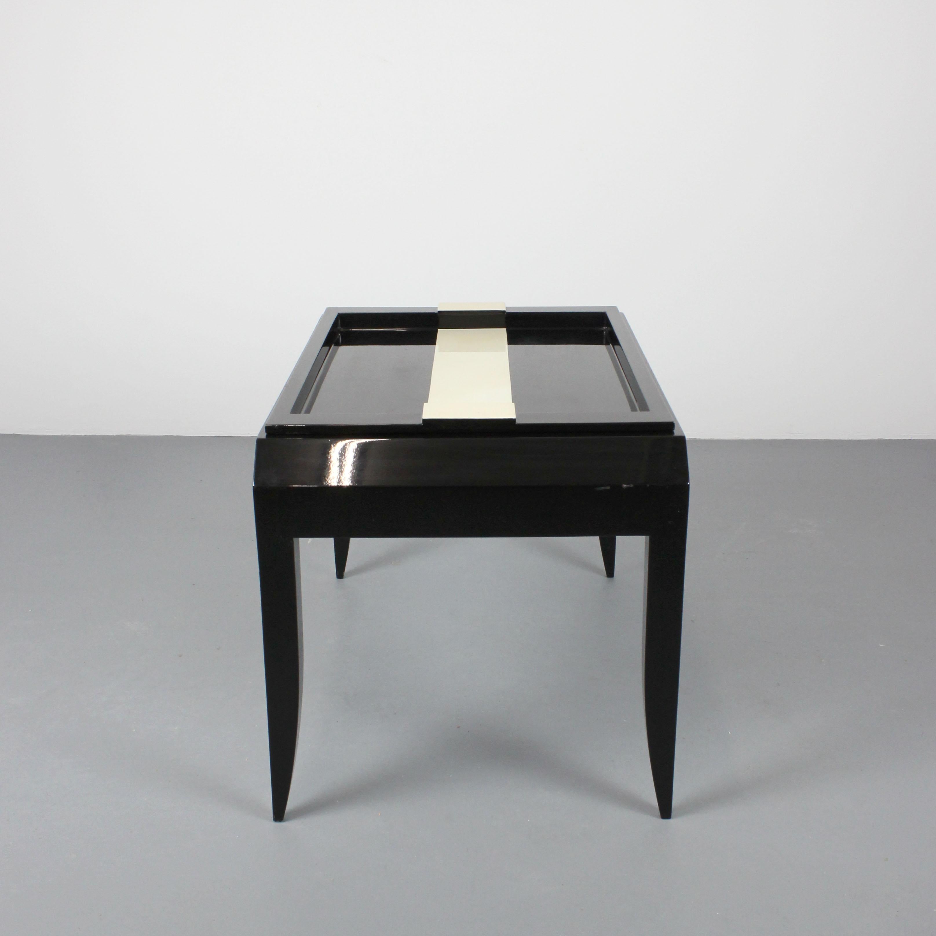 Side table with removable black lacquered top and white stripe - Art Deco - 20th Francés en venta