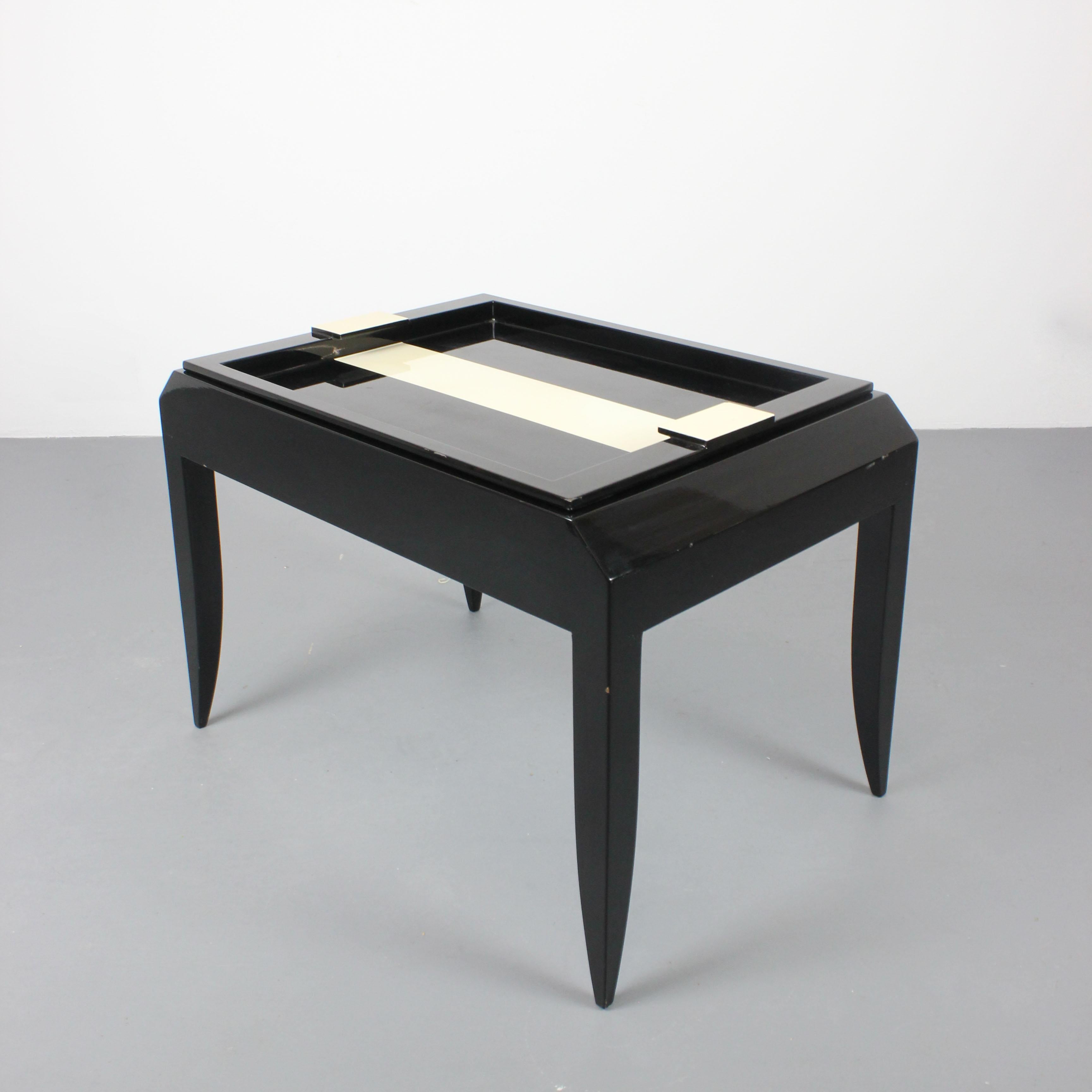 Side table with removable black lacquered top and white stripe - Art Deco - 20th Lacado en venta