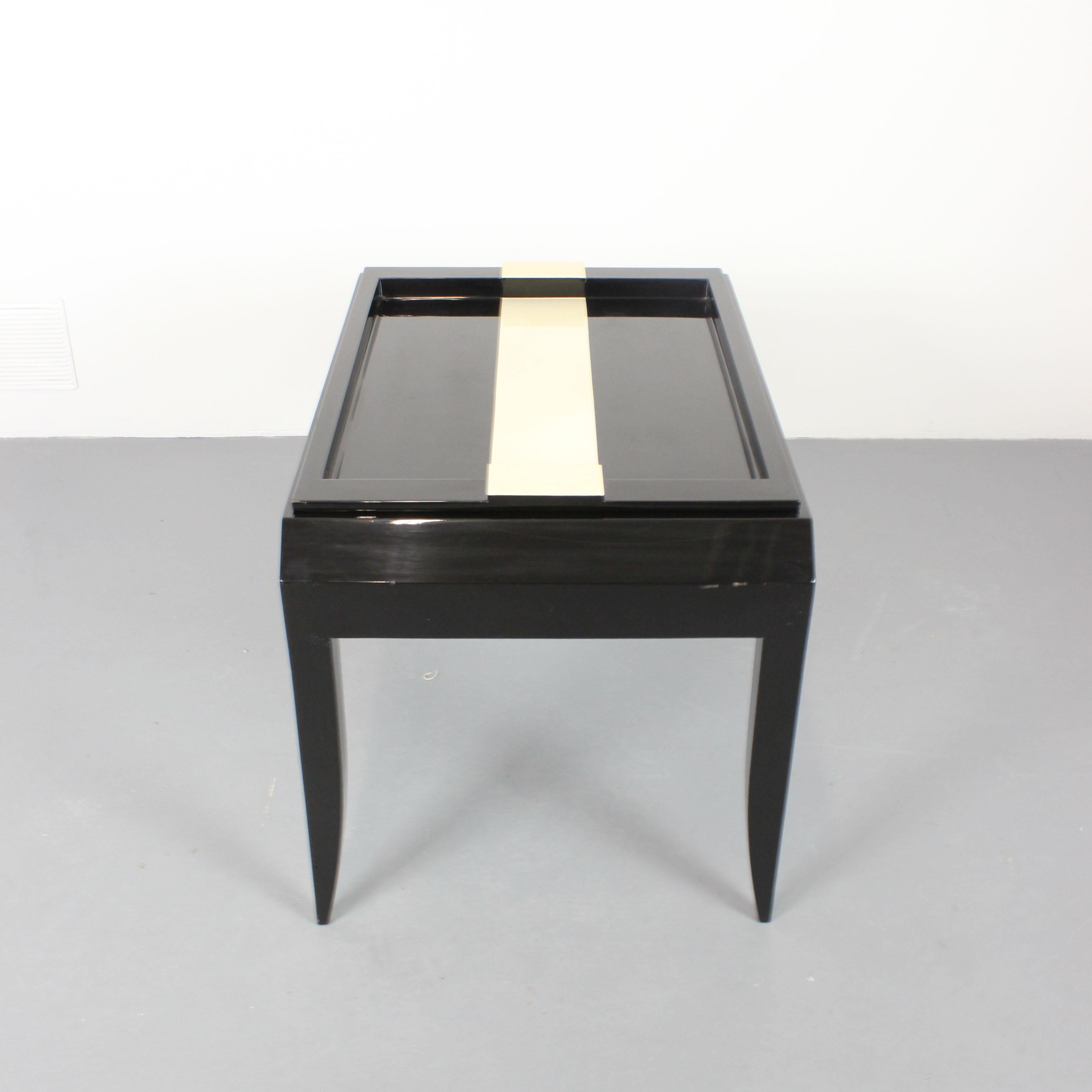 Side table with removable black lacquered top and white stripe - Art Deco - 20th en Bueno estado para la venta en Madrid, España