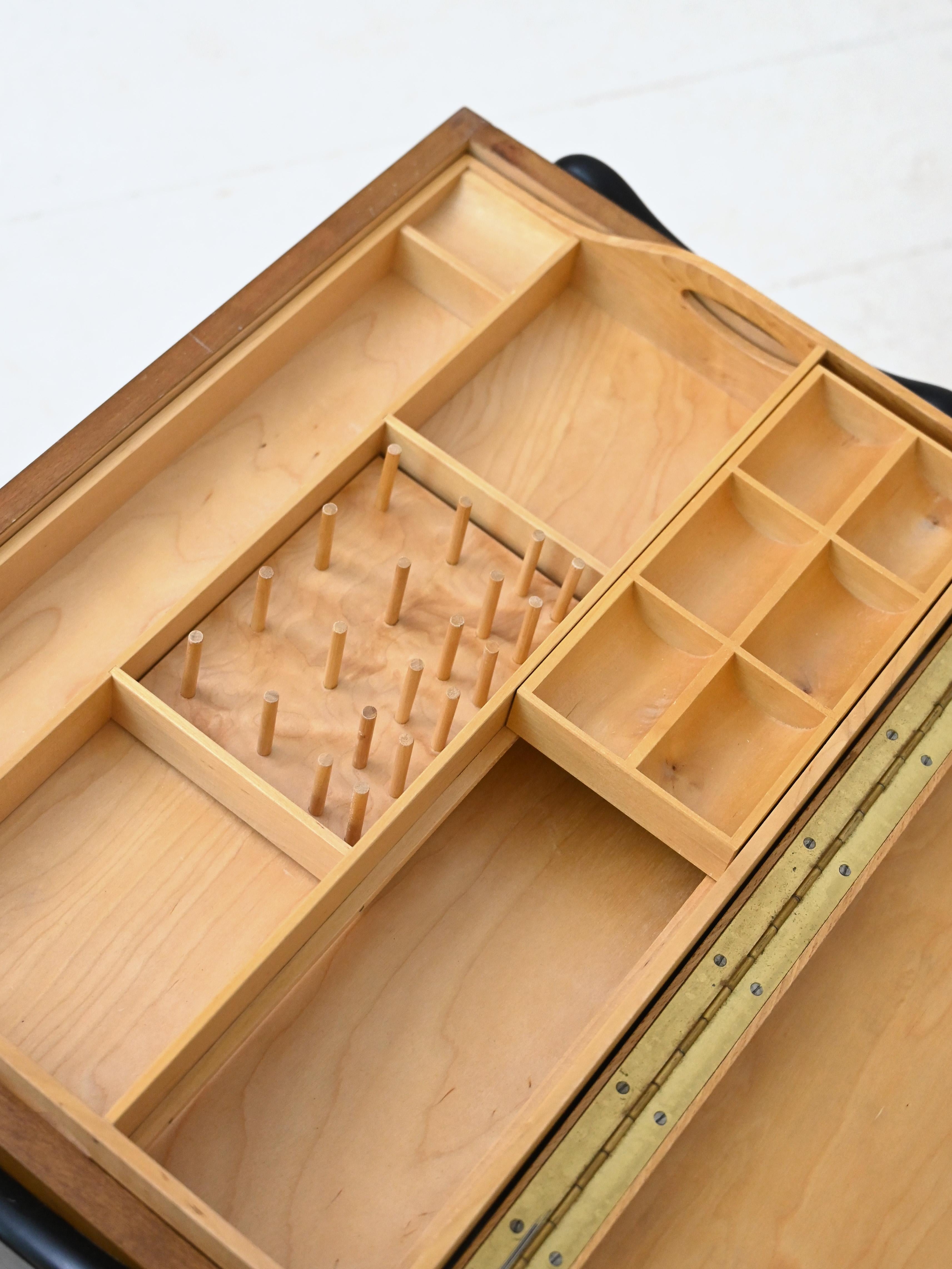 Table d'appoint avec compartiment pour la couture en vente 5