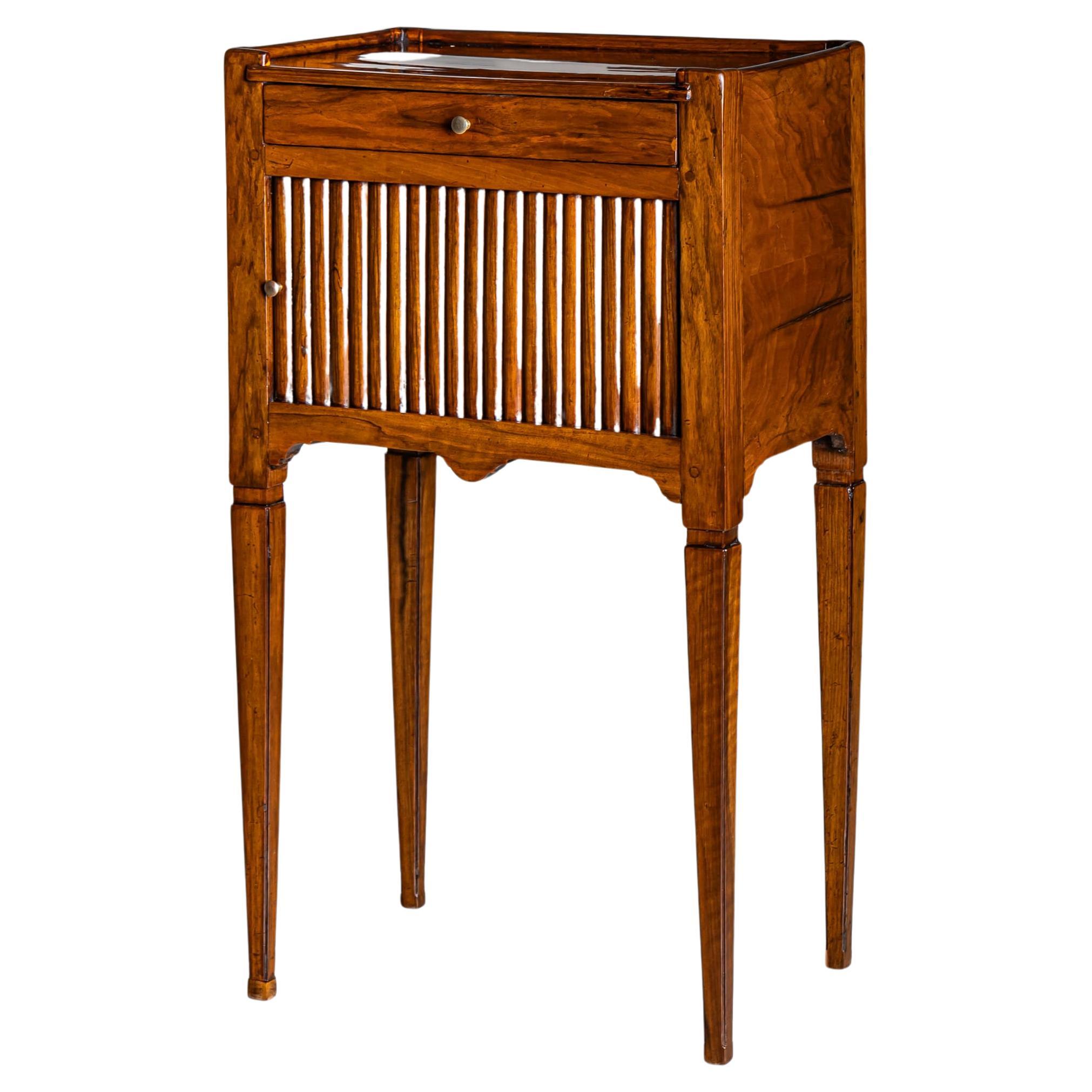 Beistelltisch mit Rolltür, um 1800