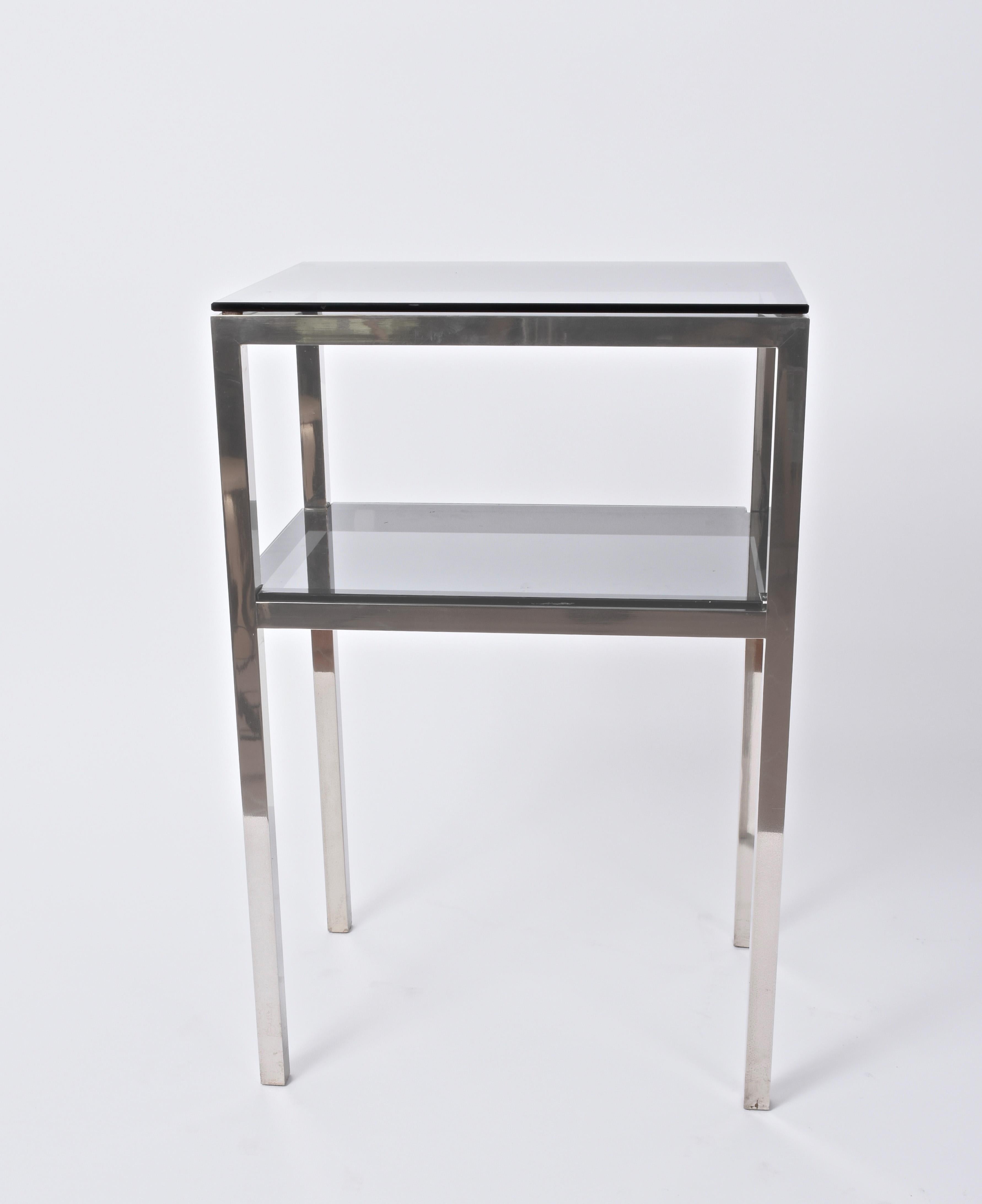 Beistelltisch mit zwei Ebenen aus Stahl und Glas im Stil von Romeo Rega, Italien, 1980er Jahre (Italienisch) im Angebot