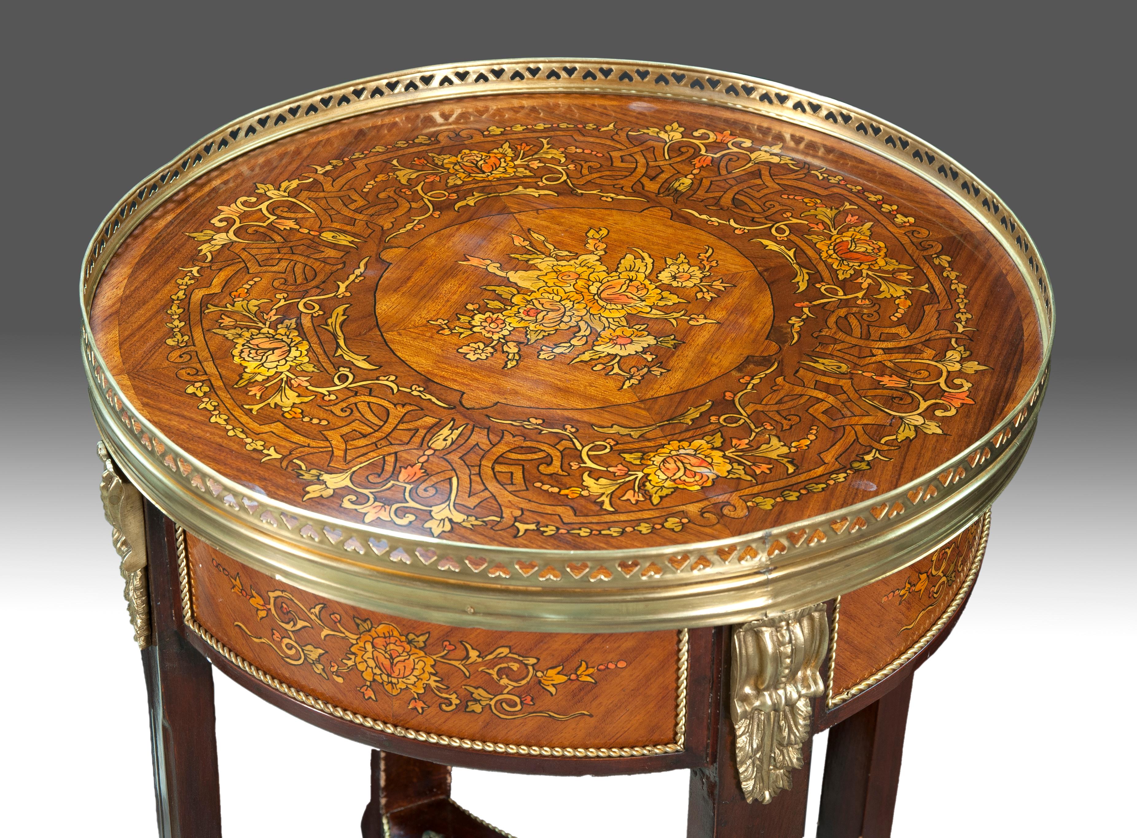 European Side table. Wood, marquetry, gilded metal.  For Sale