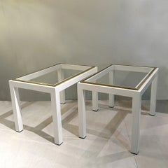 Mesitas auxiliares de estilo «Mid-Century Modern» en metal y latón color crema con tapa de cristal
