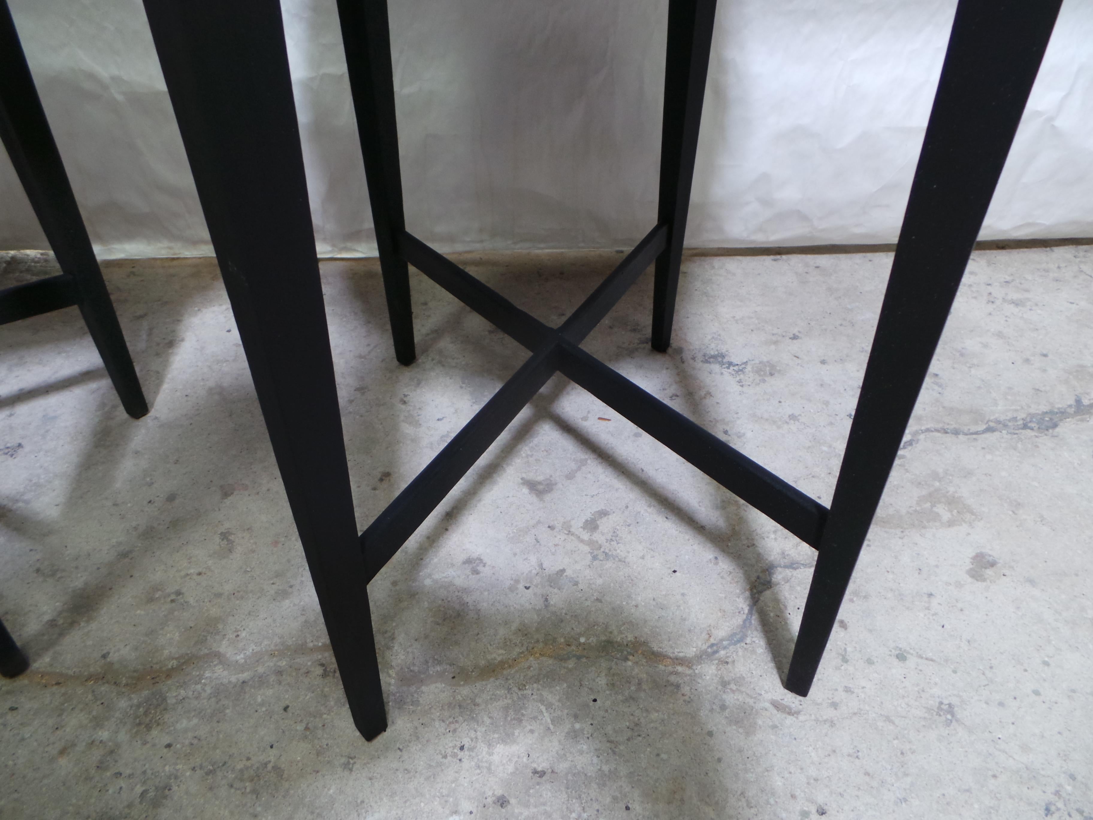 Tables d'appoint style gustavien 2 en vente 1