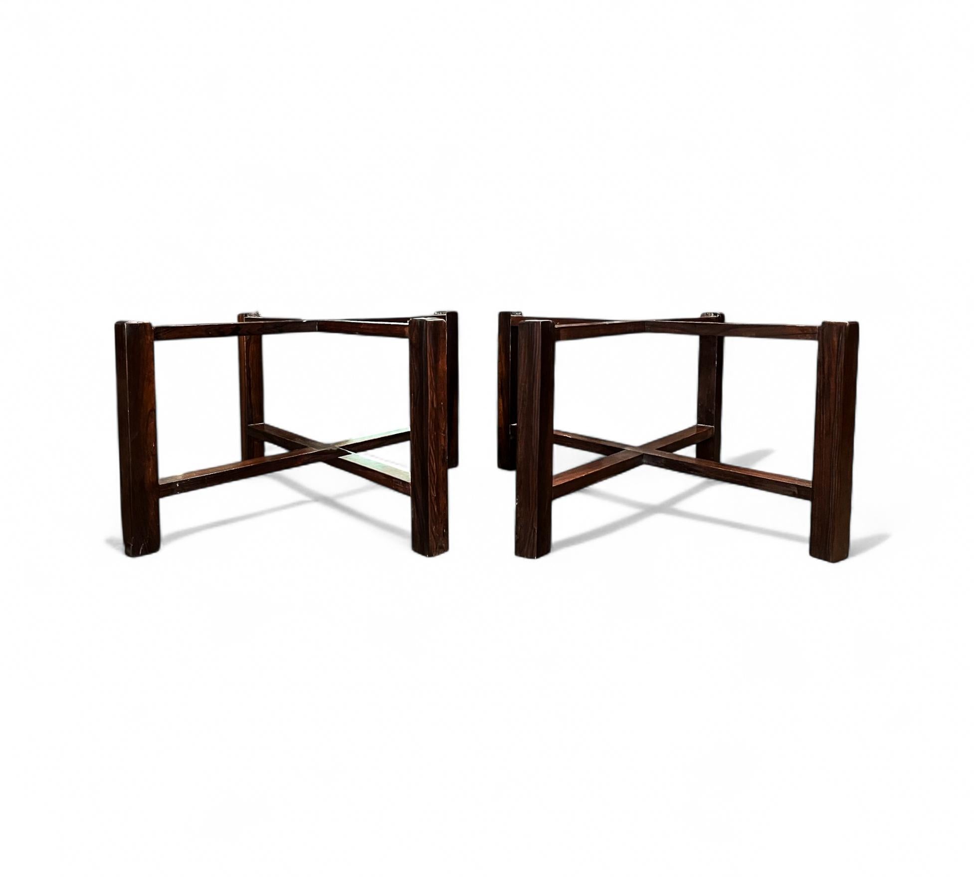 Side tables in Hardwood & Pink Granite, Unknown, 1960s - Lot 675 In Good Condition For Sale In New York, NY